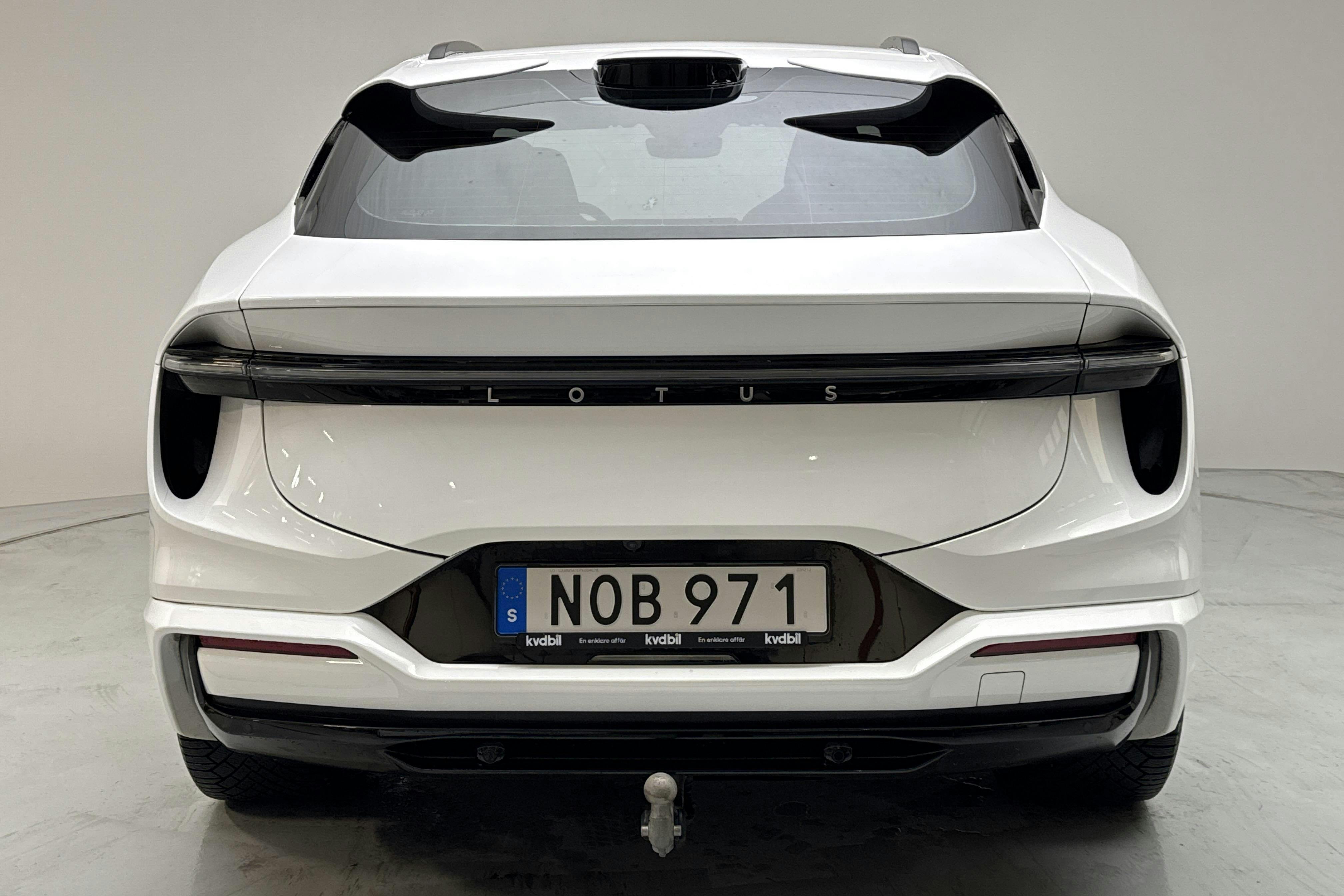 Lotus Eletre - 2 046 mil - Automat - svart - 2023