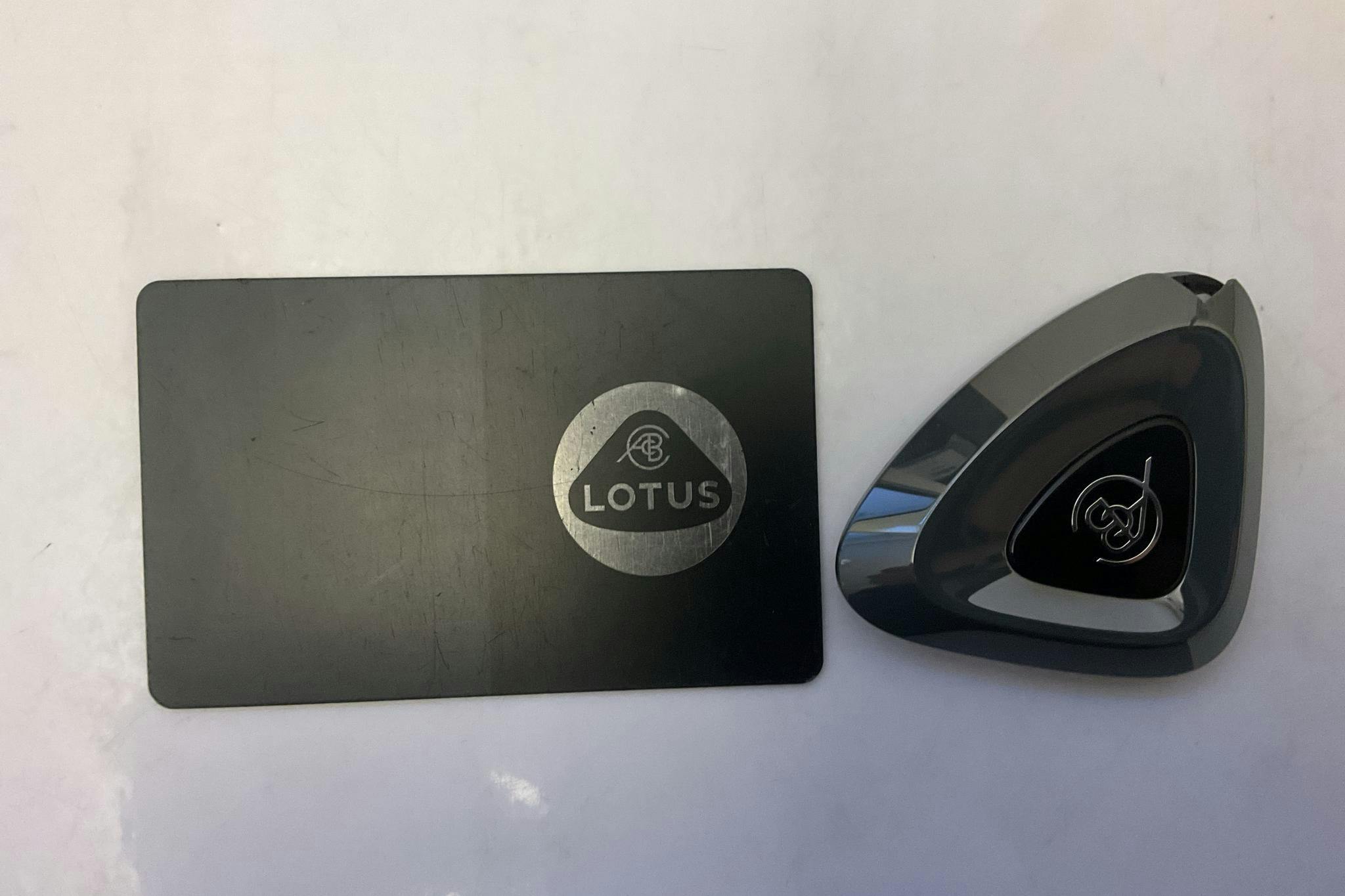 Lotus Eletre - 2 046 mil - Automat - svart - 2023