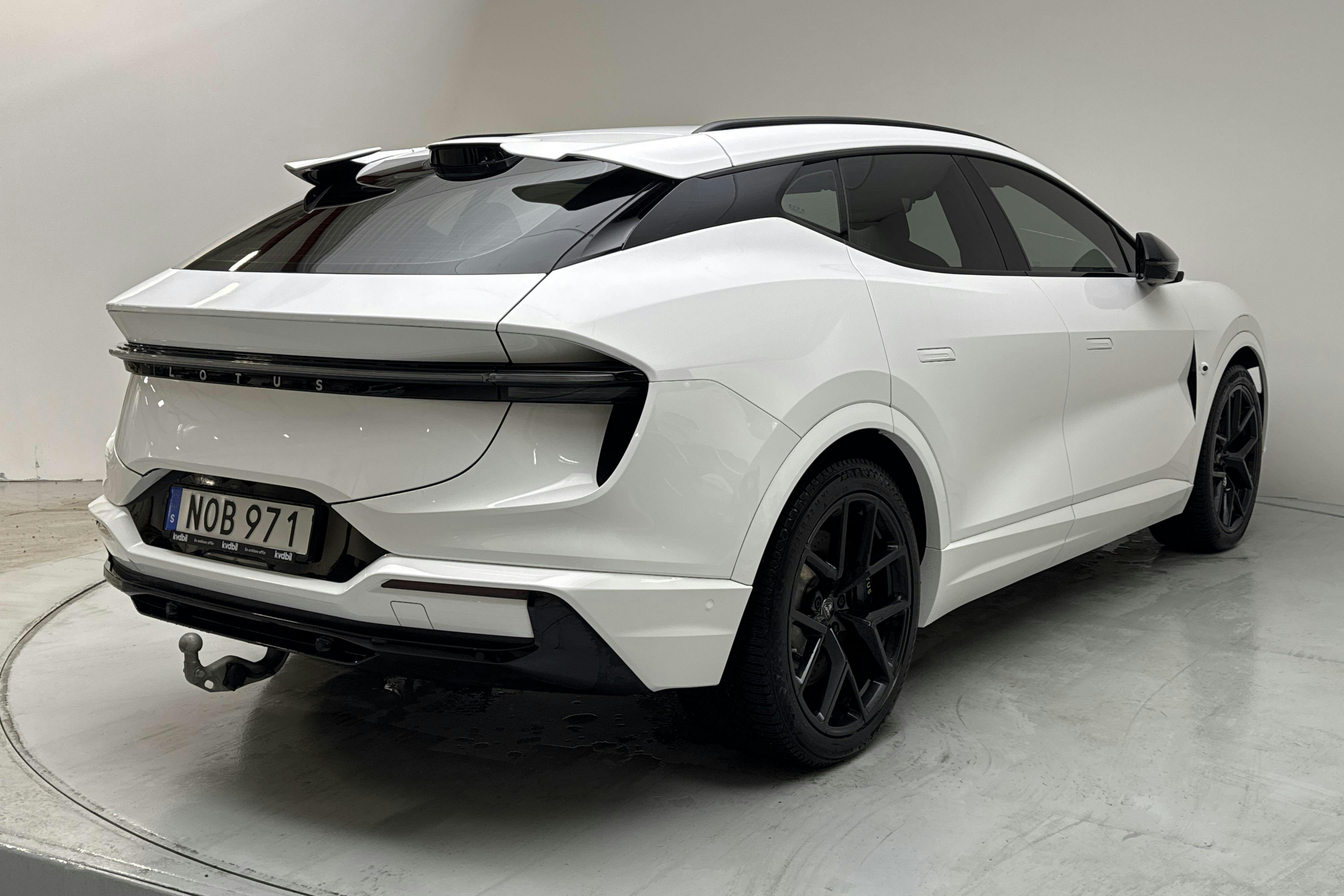 Lotus Eletre - 2 046 mil - Automat - svart - 2023