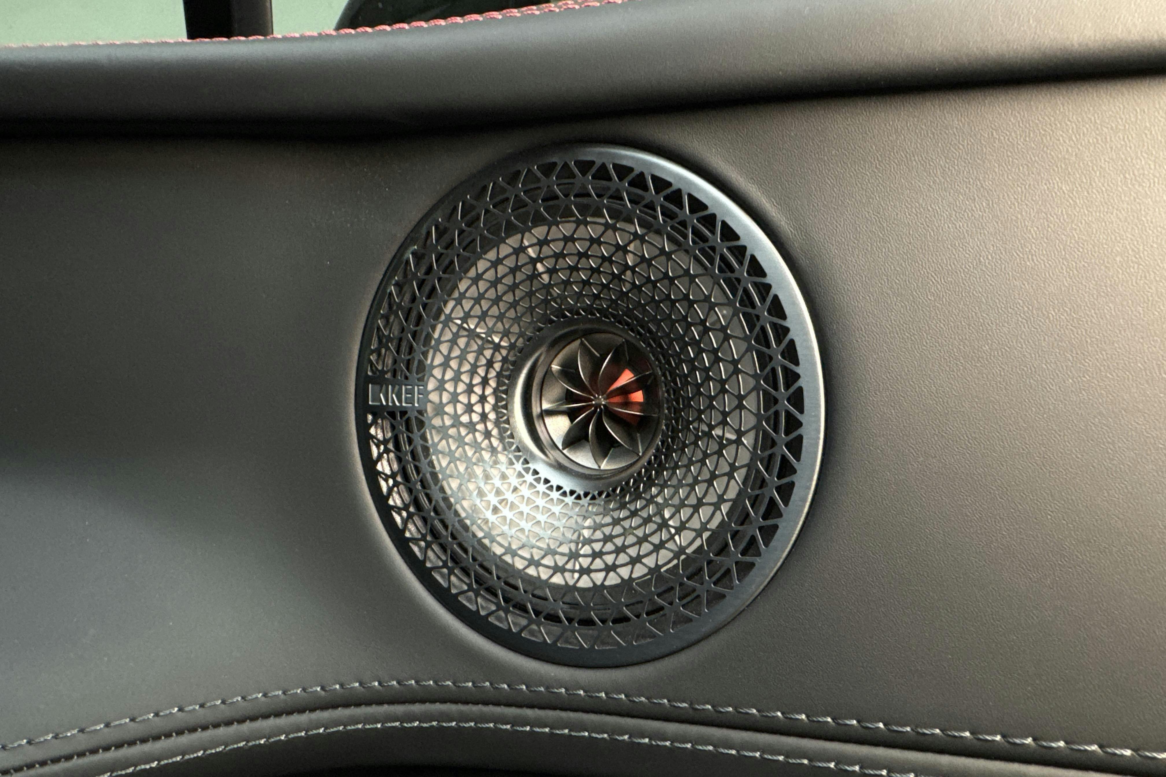 Lotus Eletre - 2 046 mil - Automat - svart - 2023