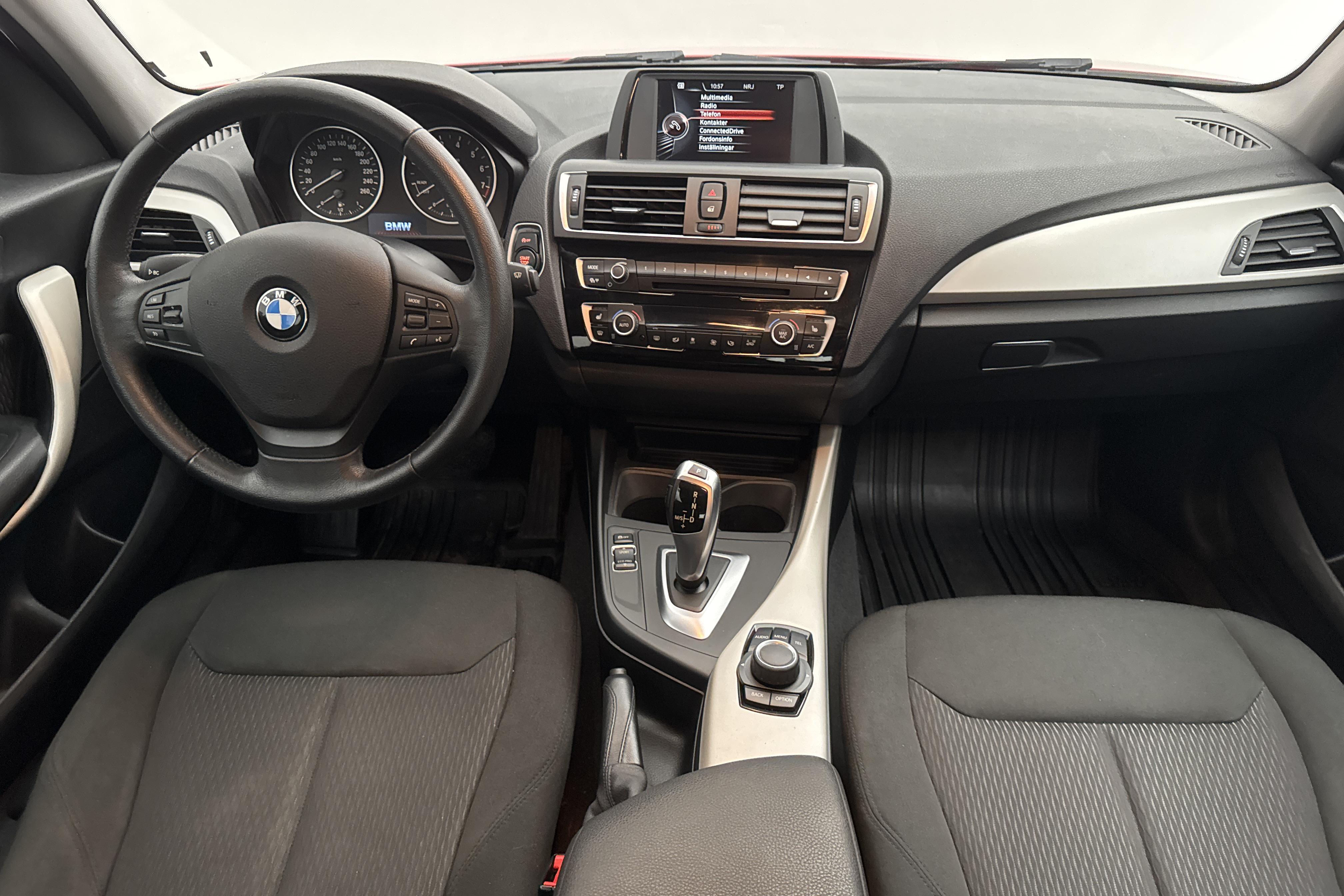 BMW 118i 5dr, F20 (136hk) - 8 593 mil - Automat - röd - 2016