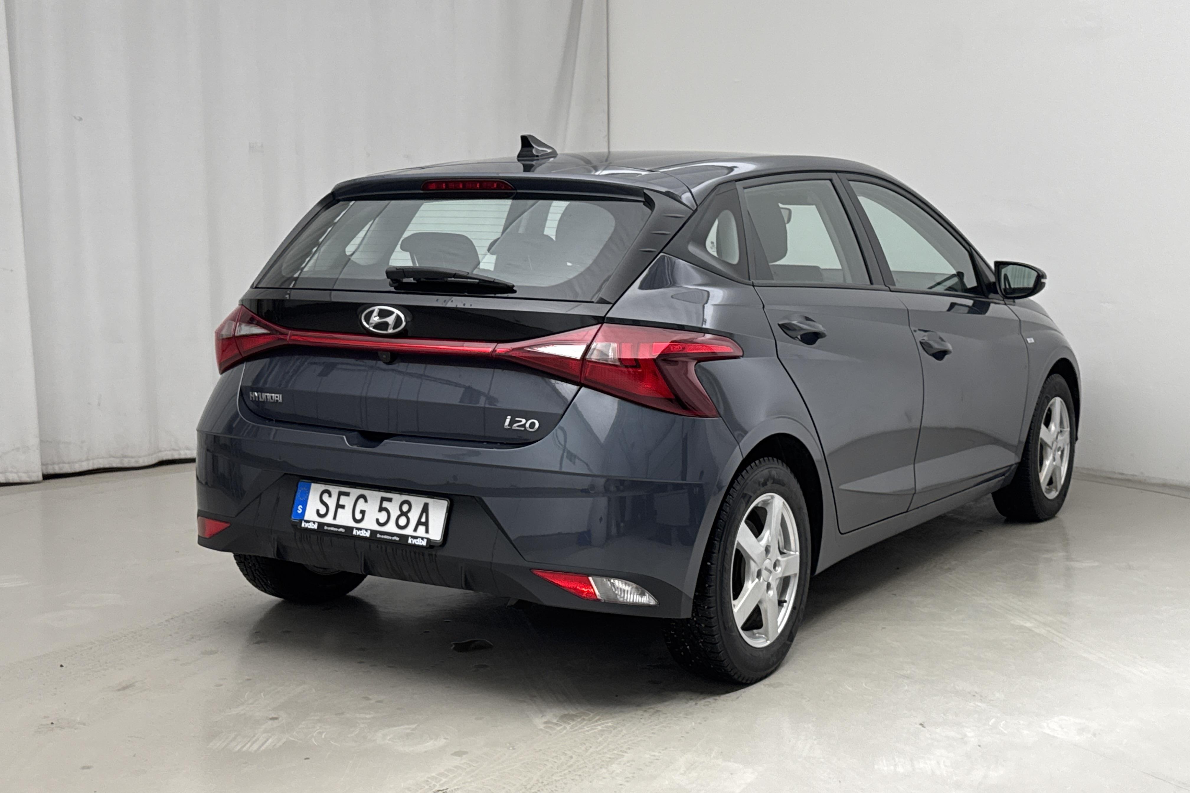 Hyundai i20 1.0 T-GDi (100hk) - 4 593 mil - Automat - grå - 2021