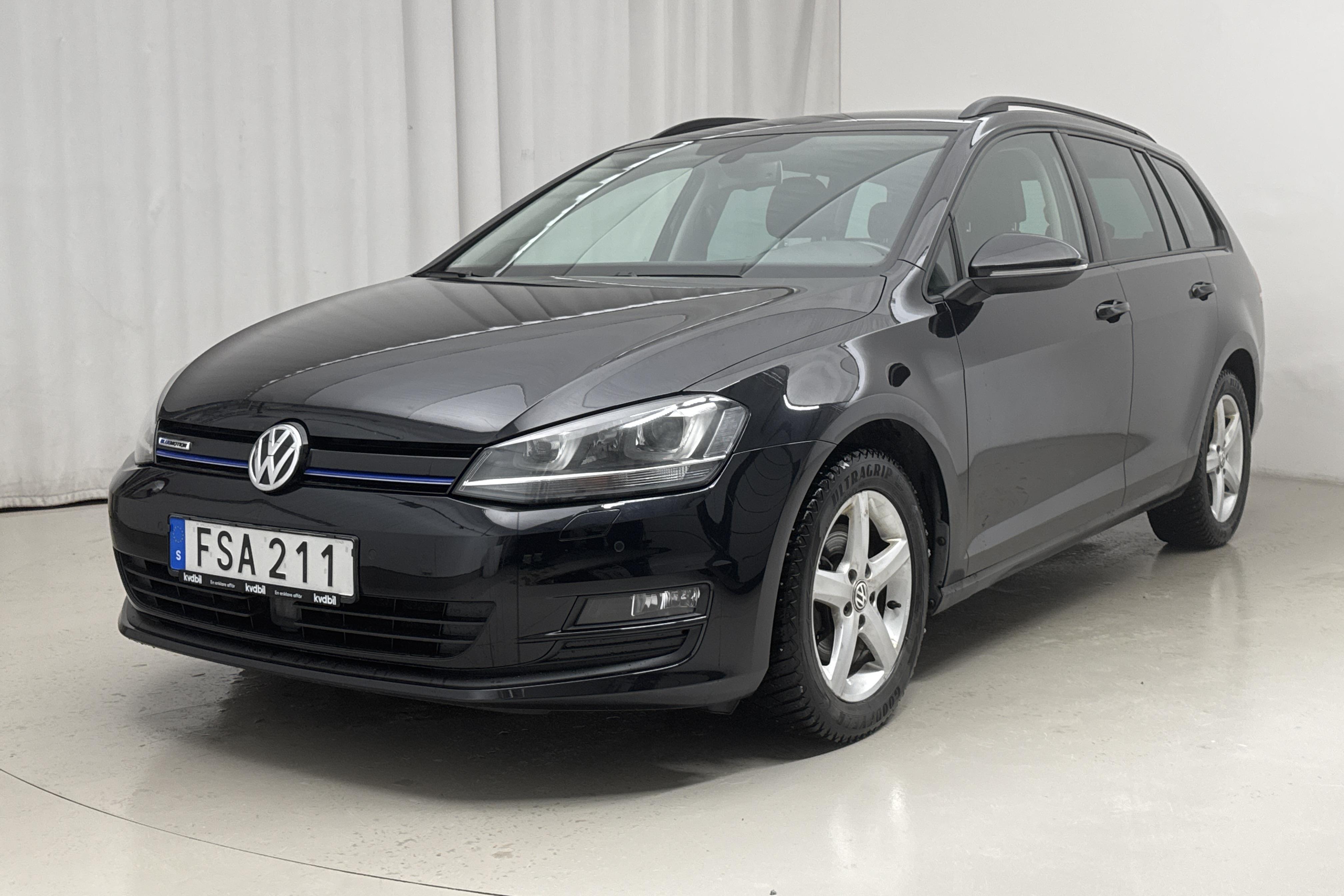 VW Golf VII 1.4 TGI BlueMotion Sportscombi (110hk) - 12 117 mil - Automat - svart - 2015