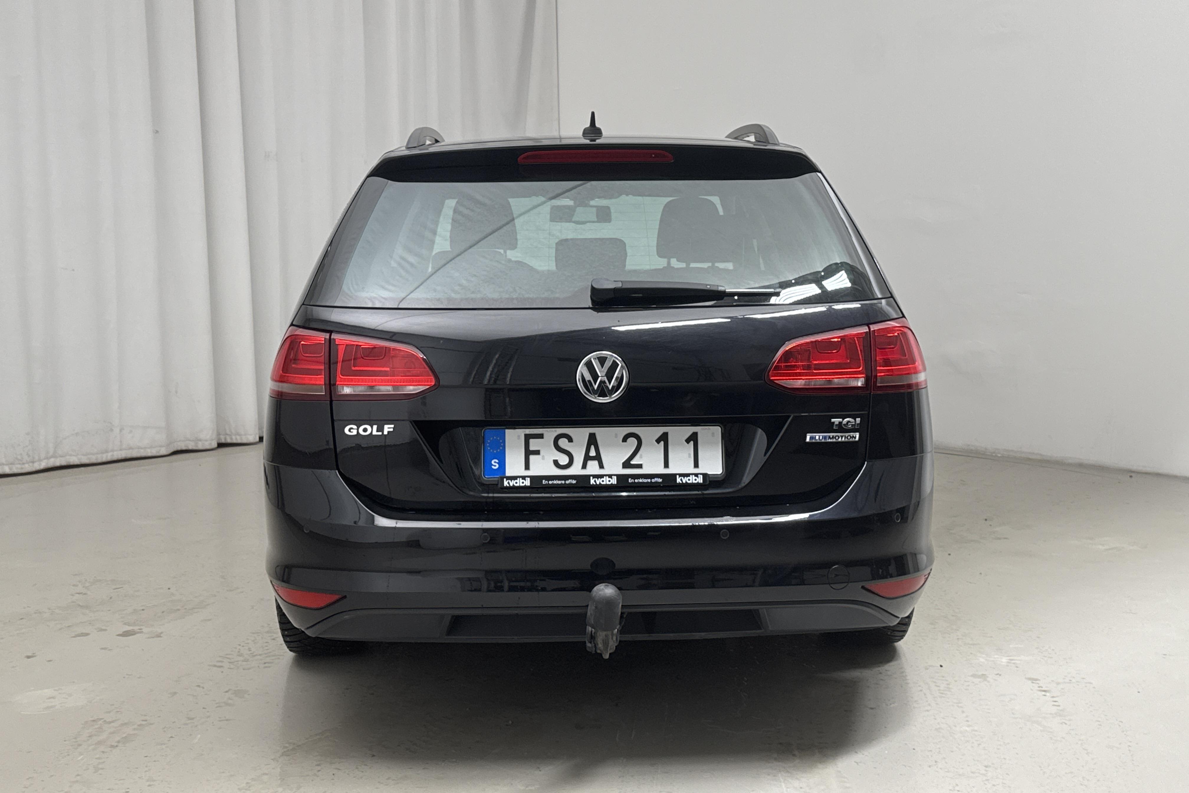 VW Golf VII 1.4 TGI BlueMotion Sportscombi (110hk) - 12 117 mil - Automat - svart - 2015