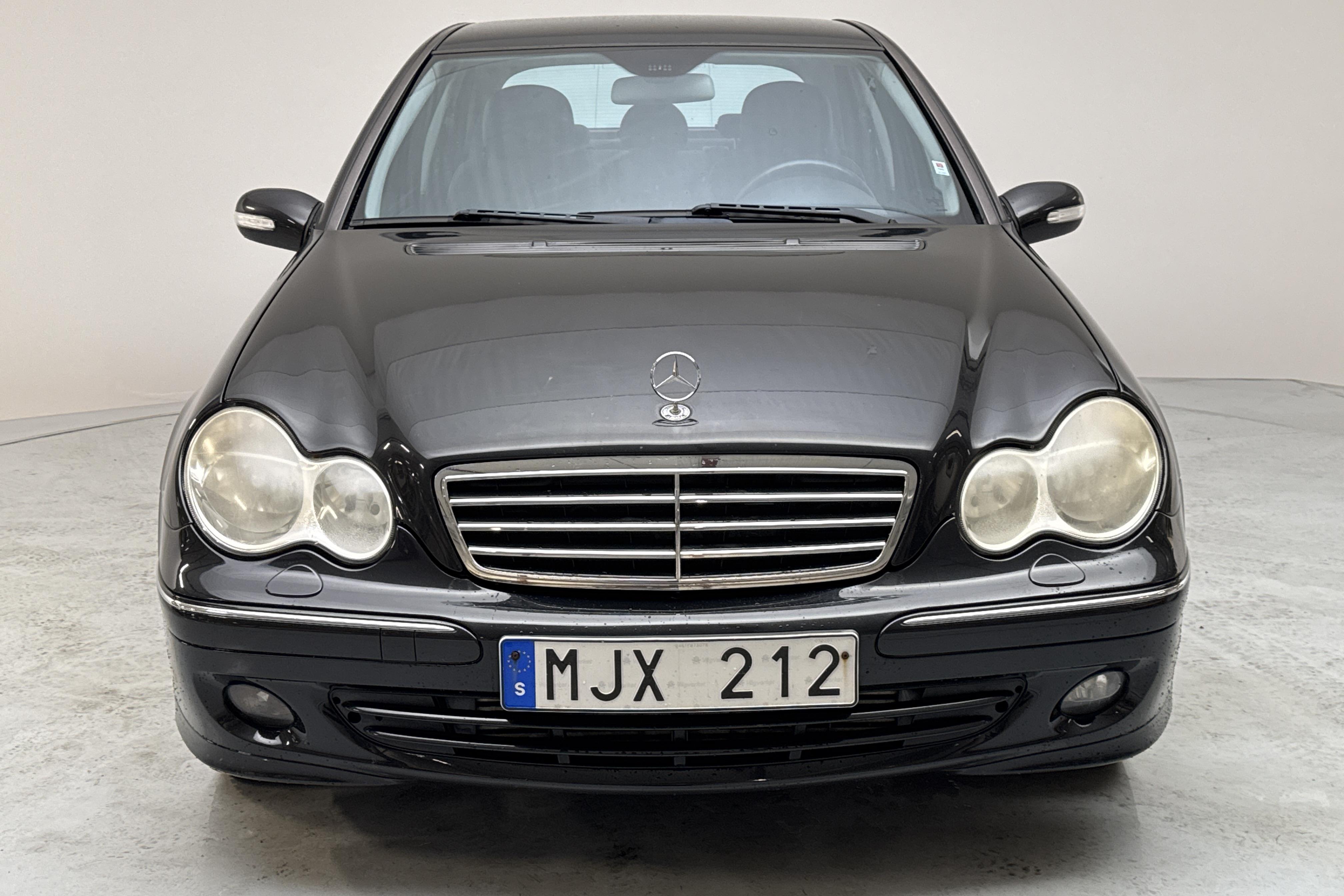 Mercedes C 180 Kompressor W203 (143hk) - 13 383 mil - Automat - svart - 2007