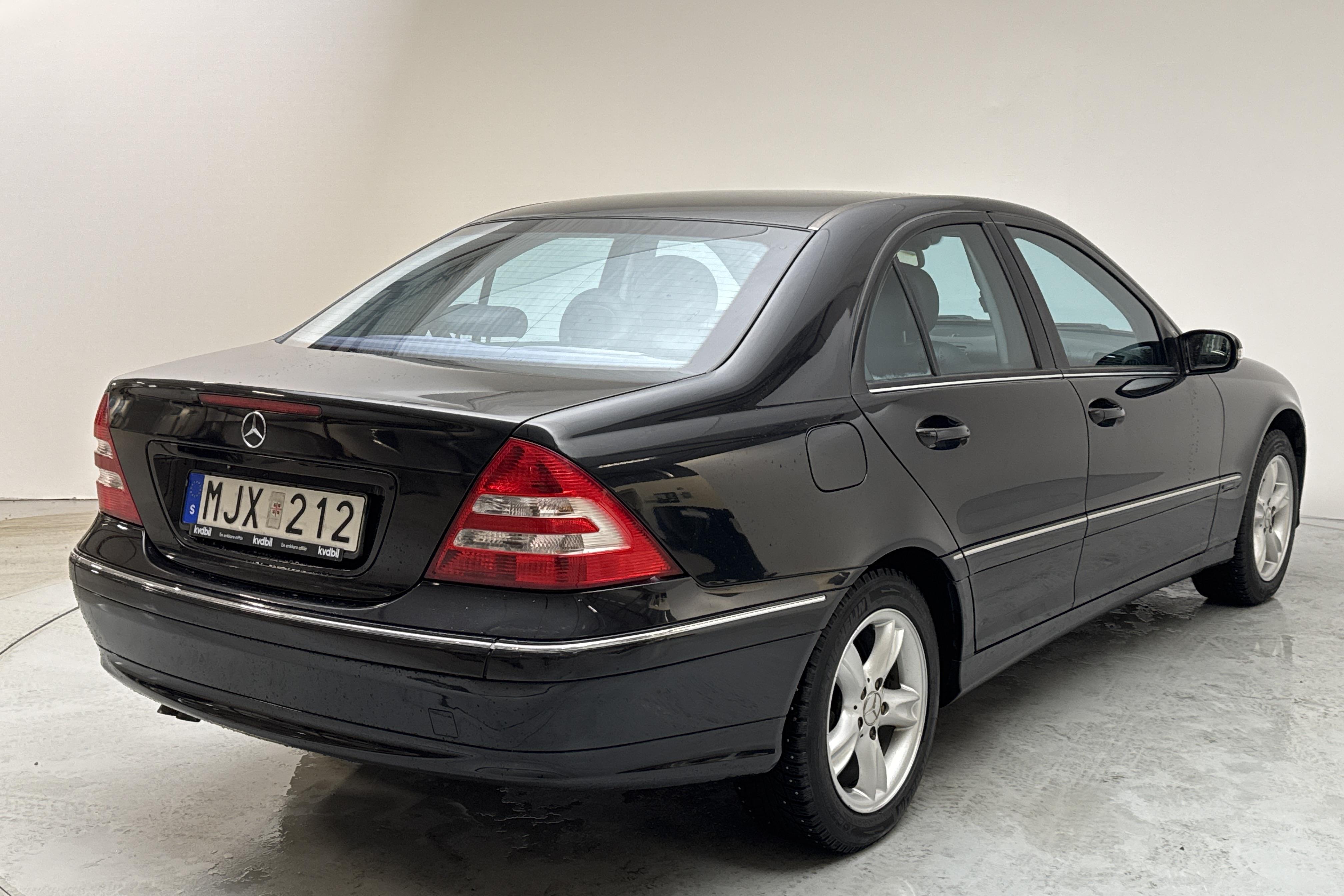 Mercedes C 180 Kompressor W203 (143hk) - 13 383 mil - Automat - svart - 2007