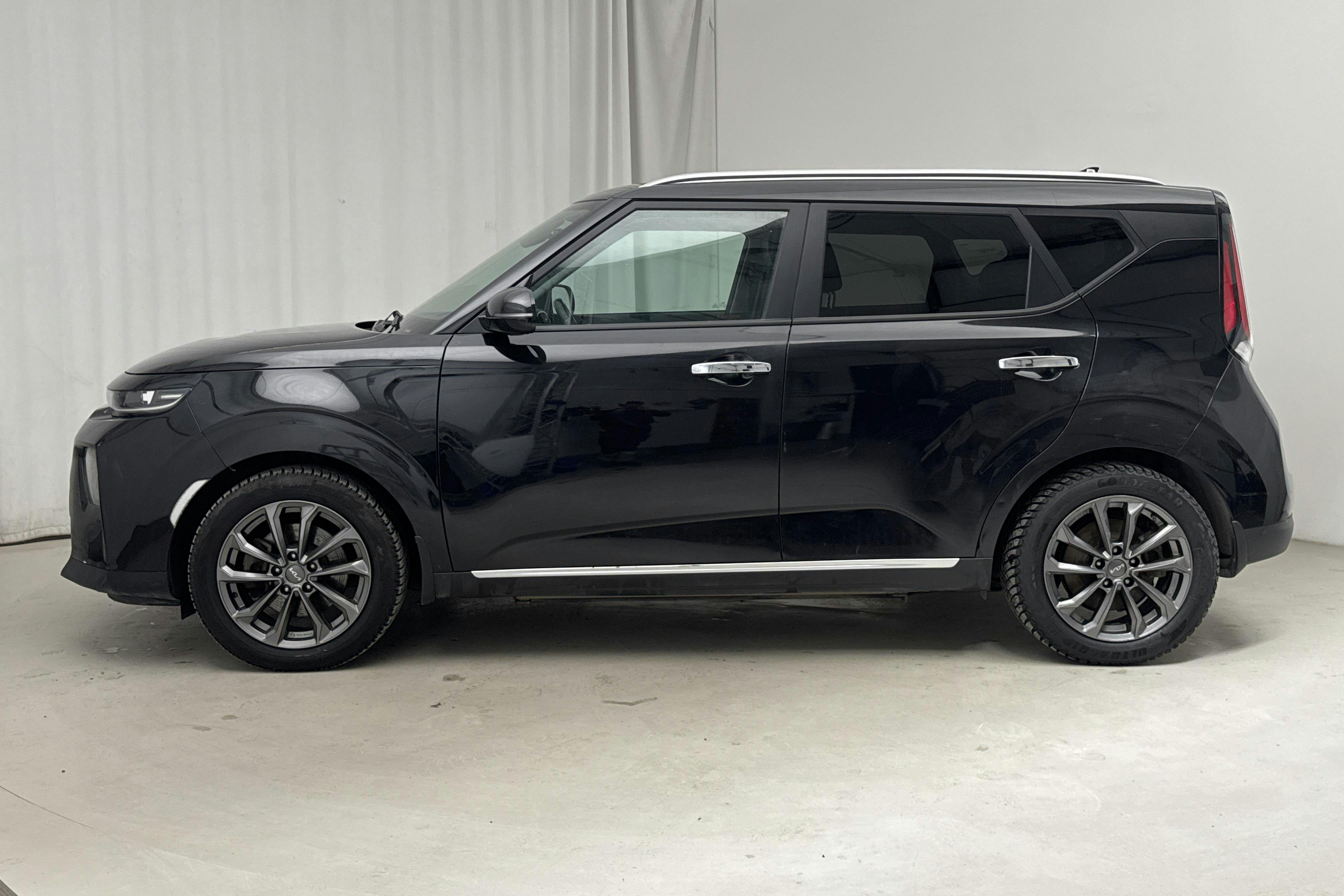 KIA e-Soul Long Range 64 kWh (204hk) - 68 720 km - Automatyczna - czarny - 2023
