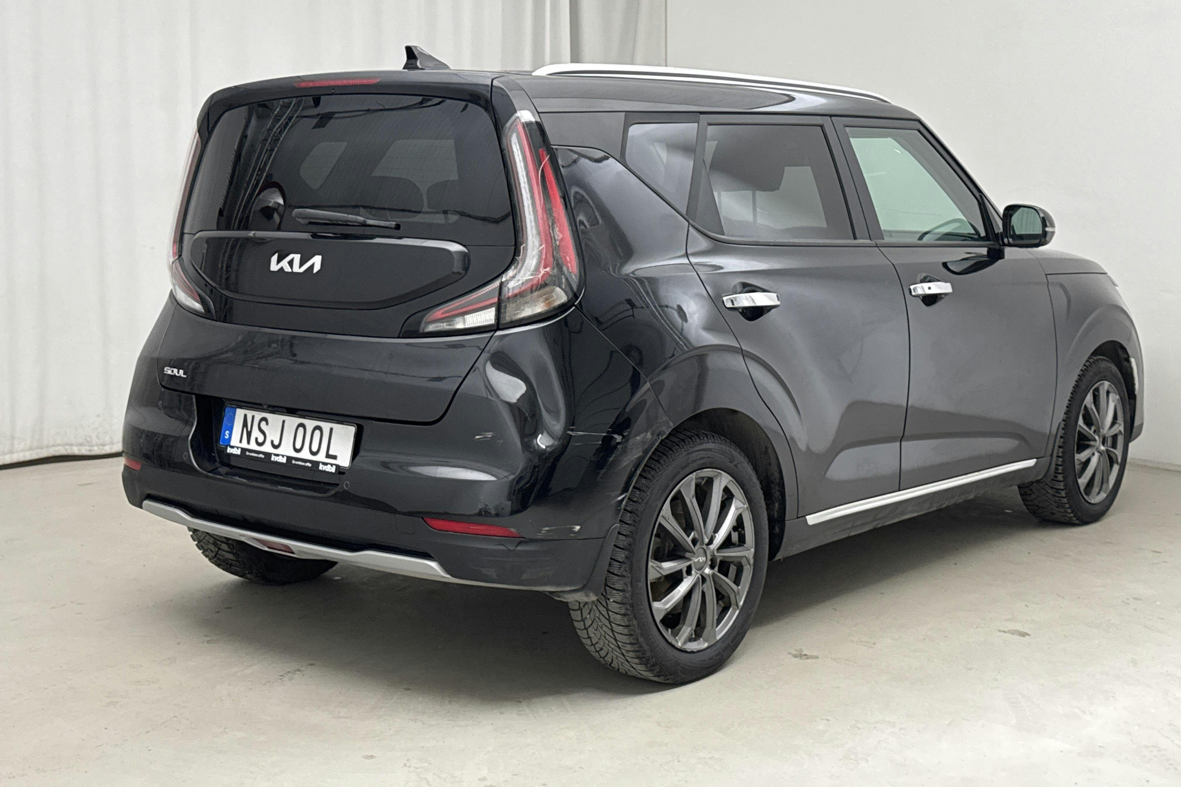 KIA e-Soul Long Range 64 kWh (204hk) - 68 720 km - Automatyczna - czarny - 2023