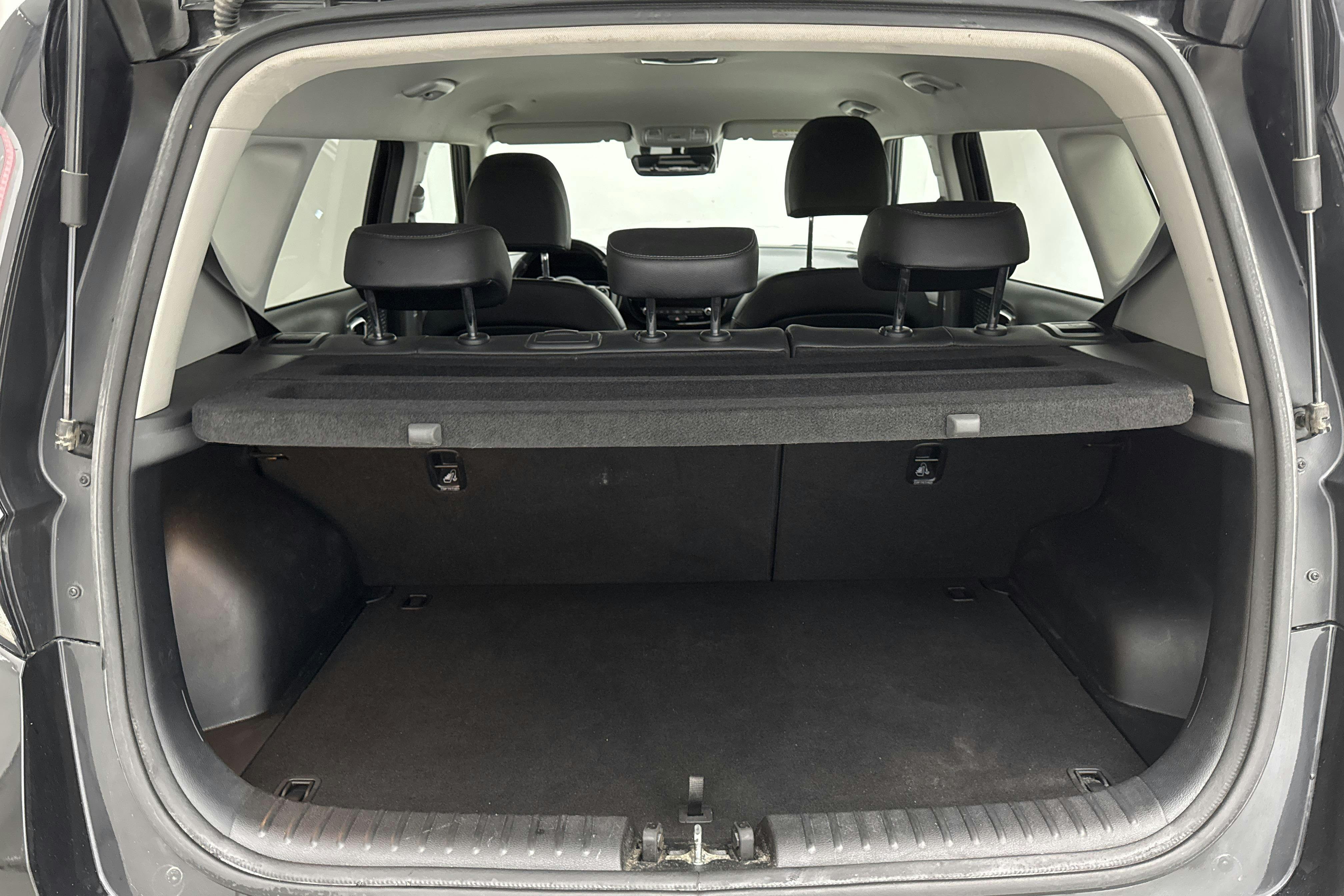 KIA e-Soul Long Range 64 kWh (204hk) - 68 720 km - Automatyczna - czarny - 2023
