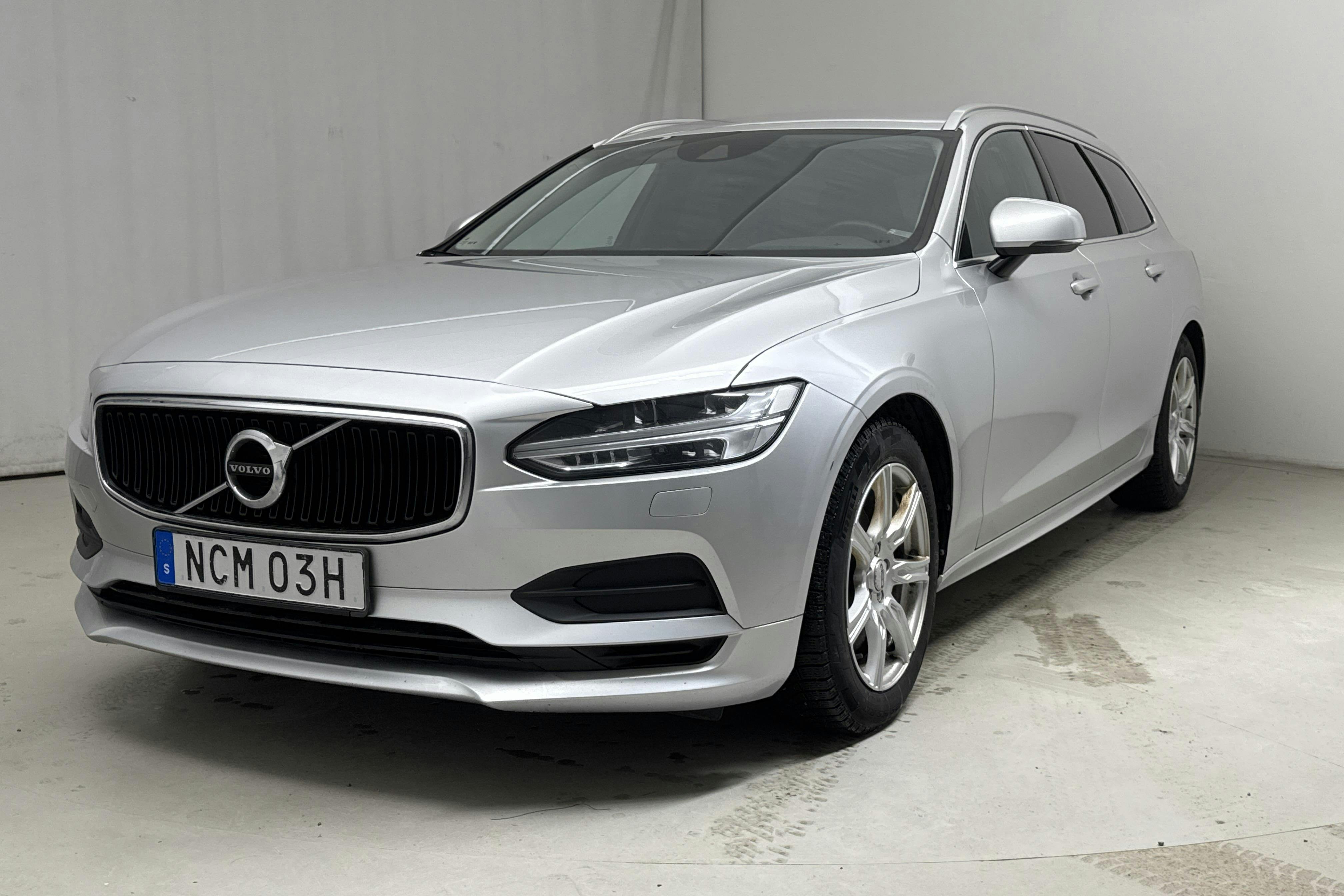Volvo V90 D4 AWD (190hk) - 160 730 km - Automatic - silver - 2019