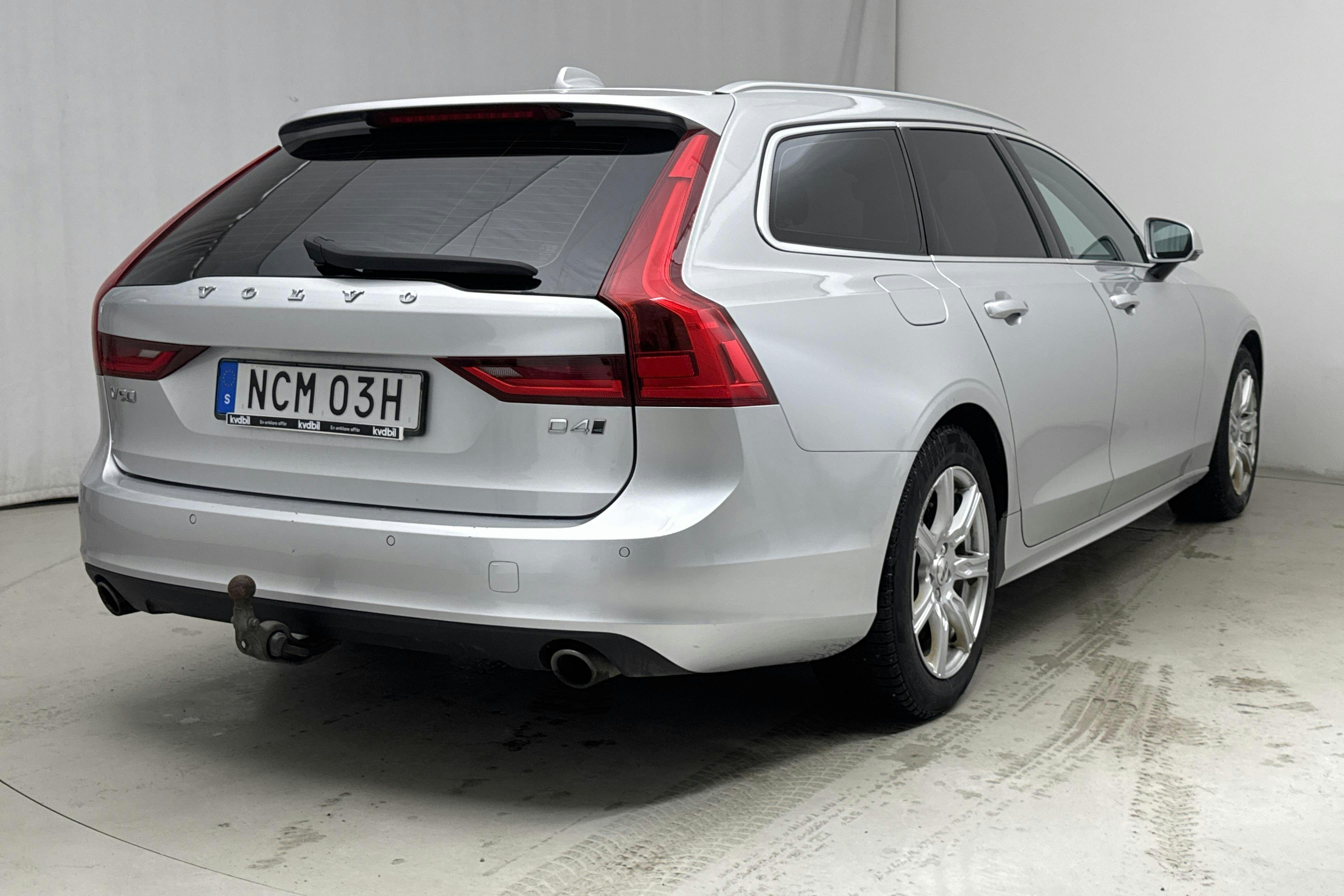 Volvo V90 D4 AWD (190hk) - 160 730 km - Automatic - silver - 2019