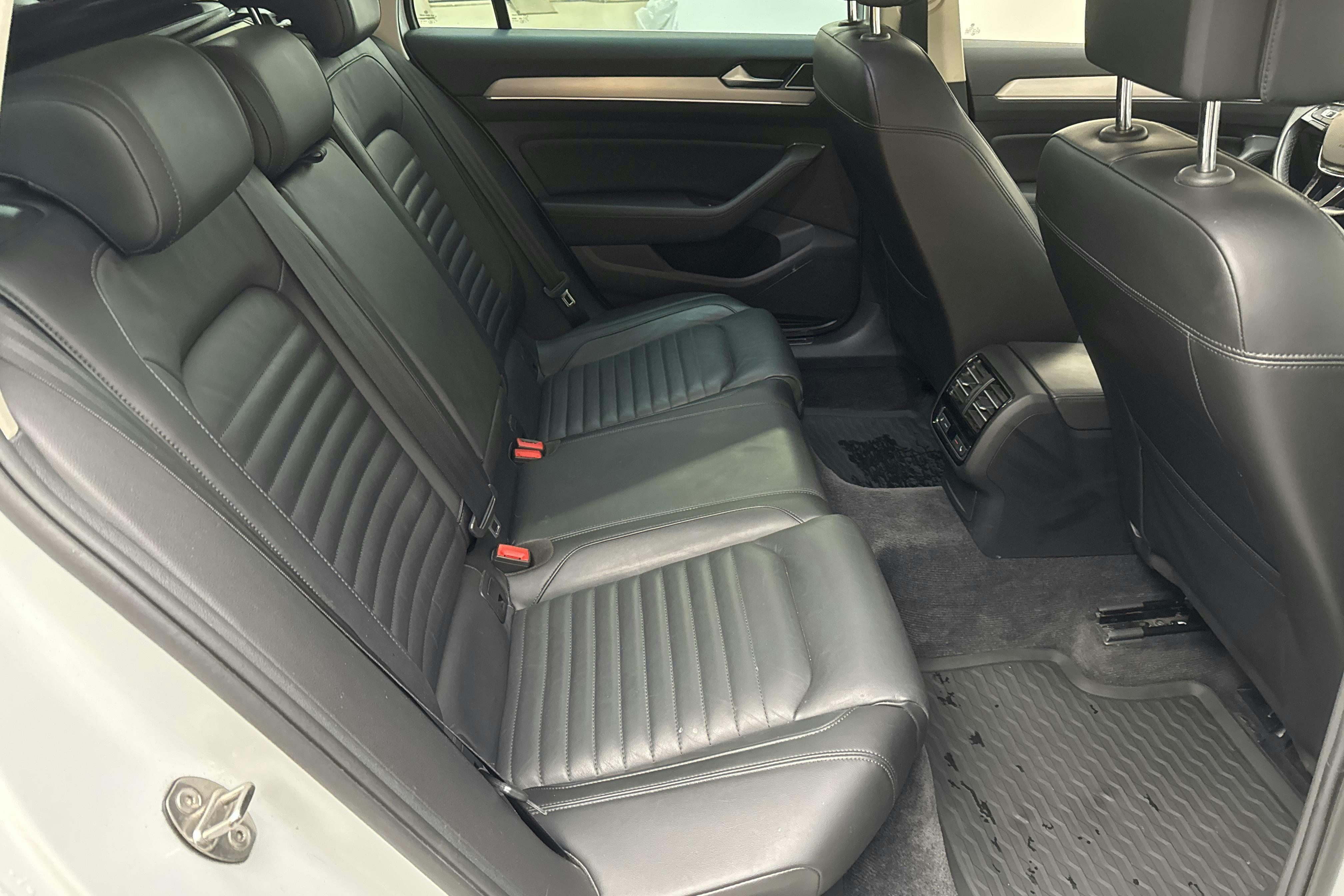 VW Passat Alltrack 2.0 TDI 4MOTION (190hk) - 130 340 km - Automatic - white - 2018
