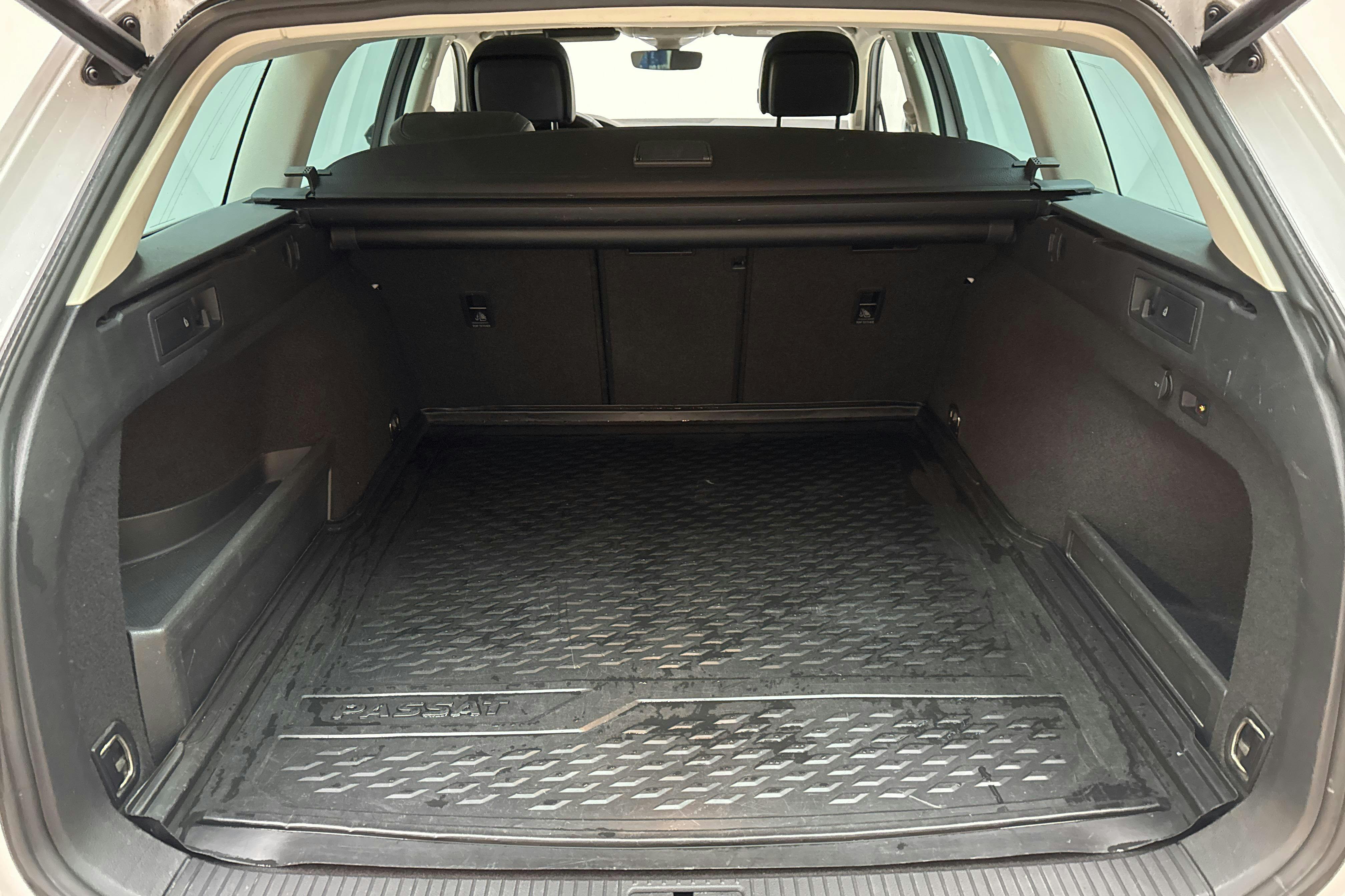 VW Passat Alltrack 2.0 TDI 4MOTION (190hk) - 130 340 km - Automatic - white - 2018