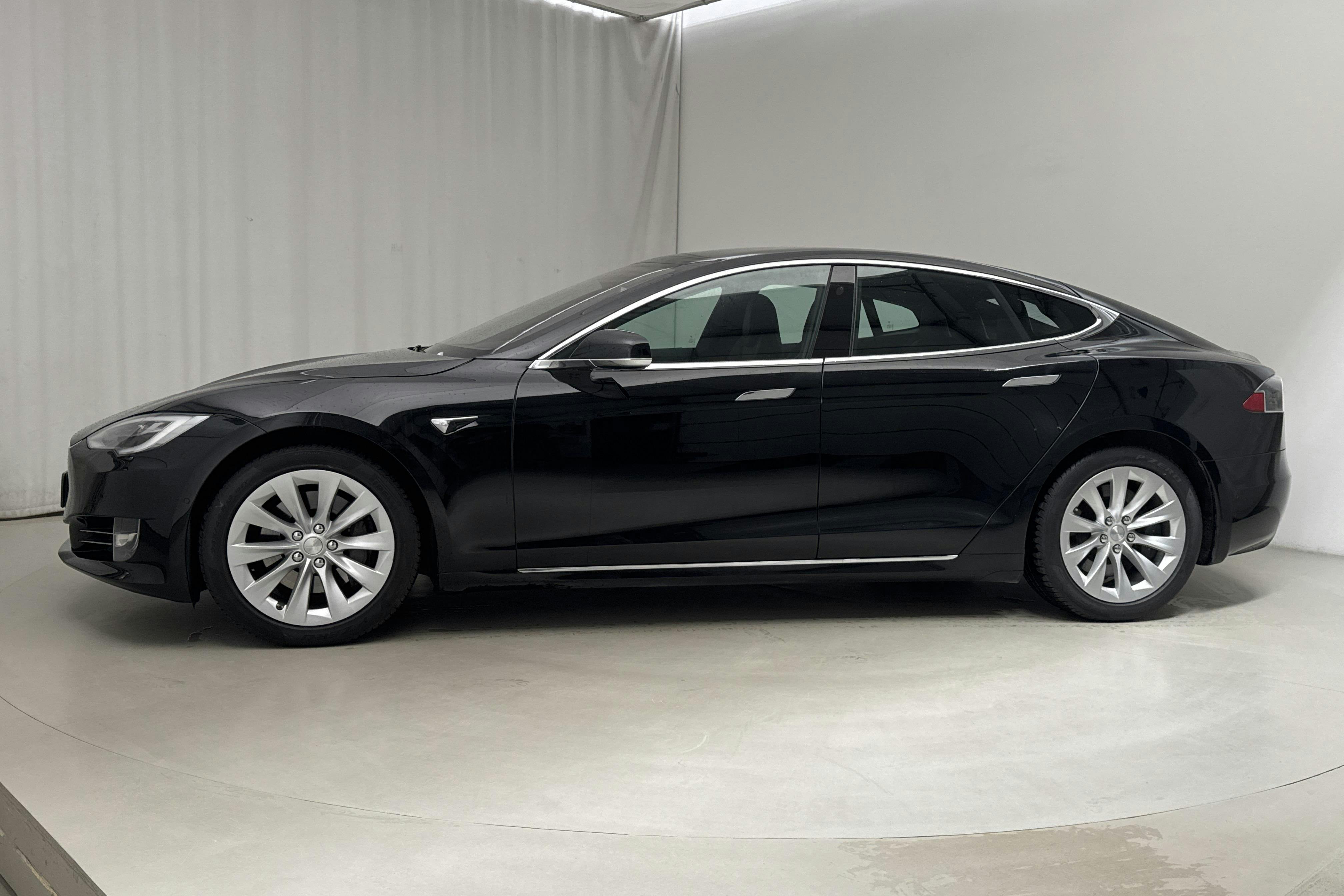 Tesla Model S Dual Motor Long Range AWD - 11 905 mil - Automat - svart - 2019