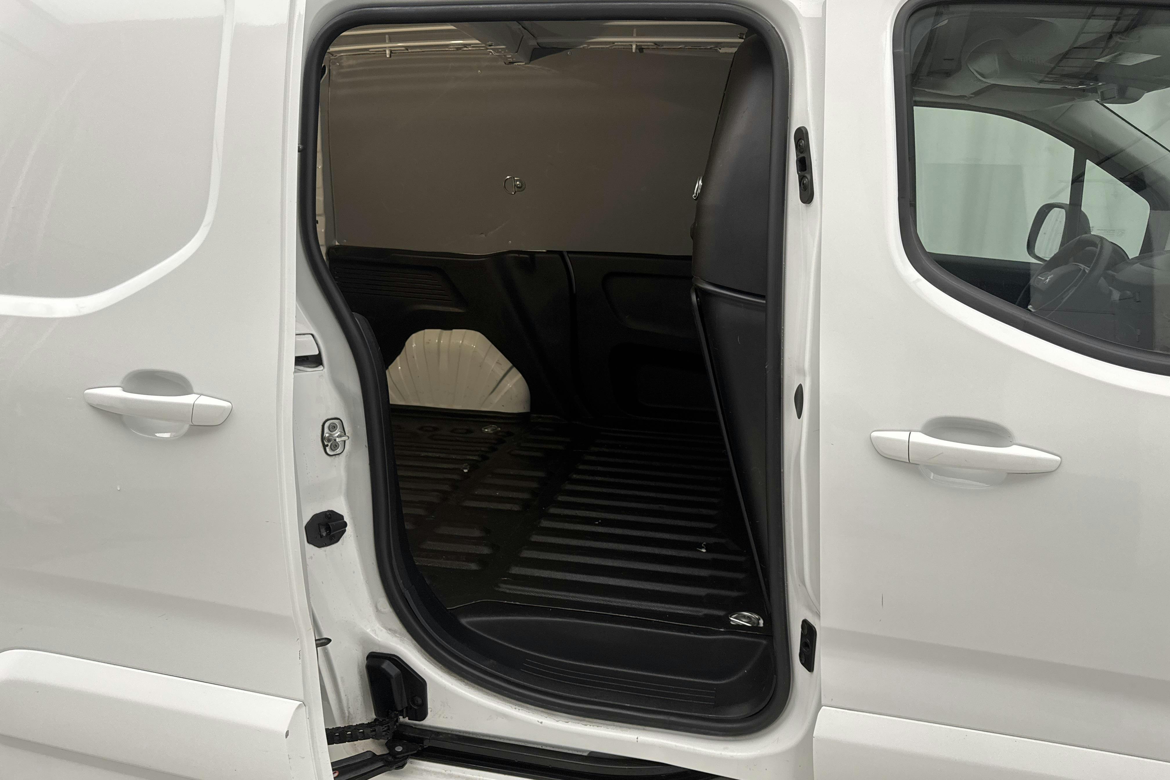 Peugeot e-Partner 50 kWh (136hk) - 1 187 mil - Automat - vit - 2022