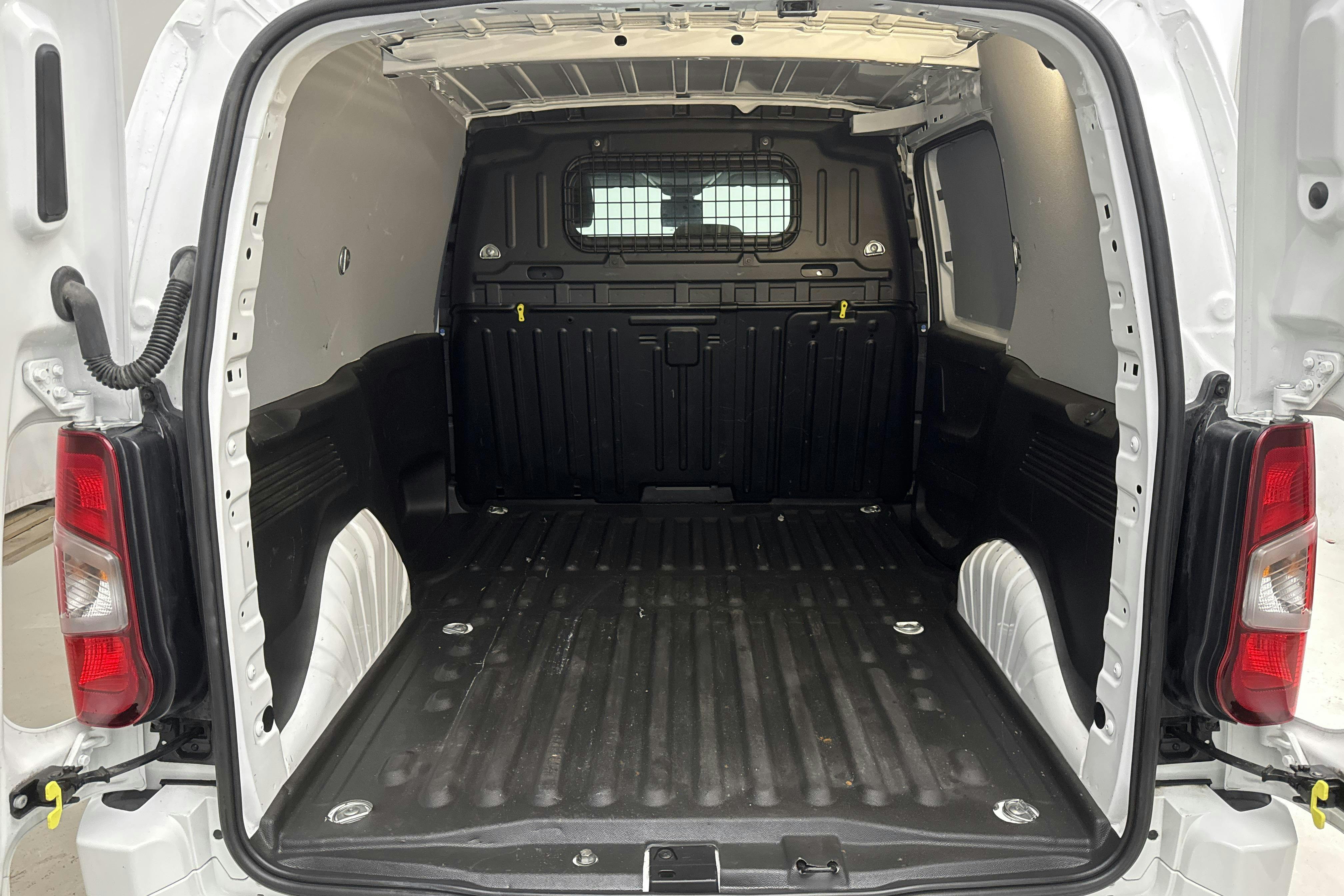 Peugeot e-Partner 50 kWh (136hk) - 1 187 mil - Automat - vit - 2022