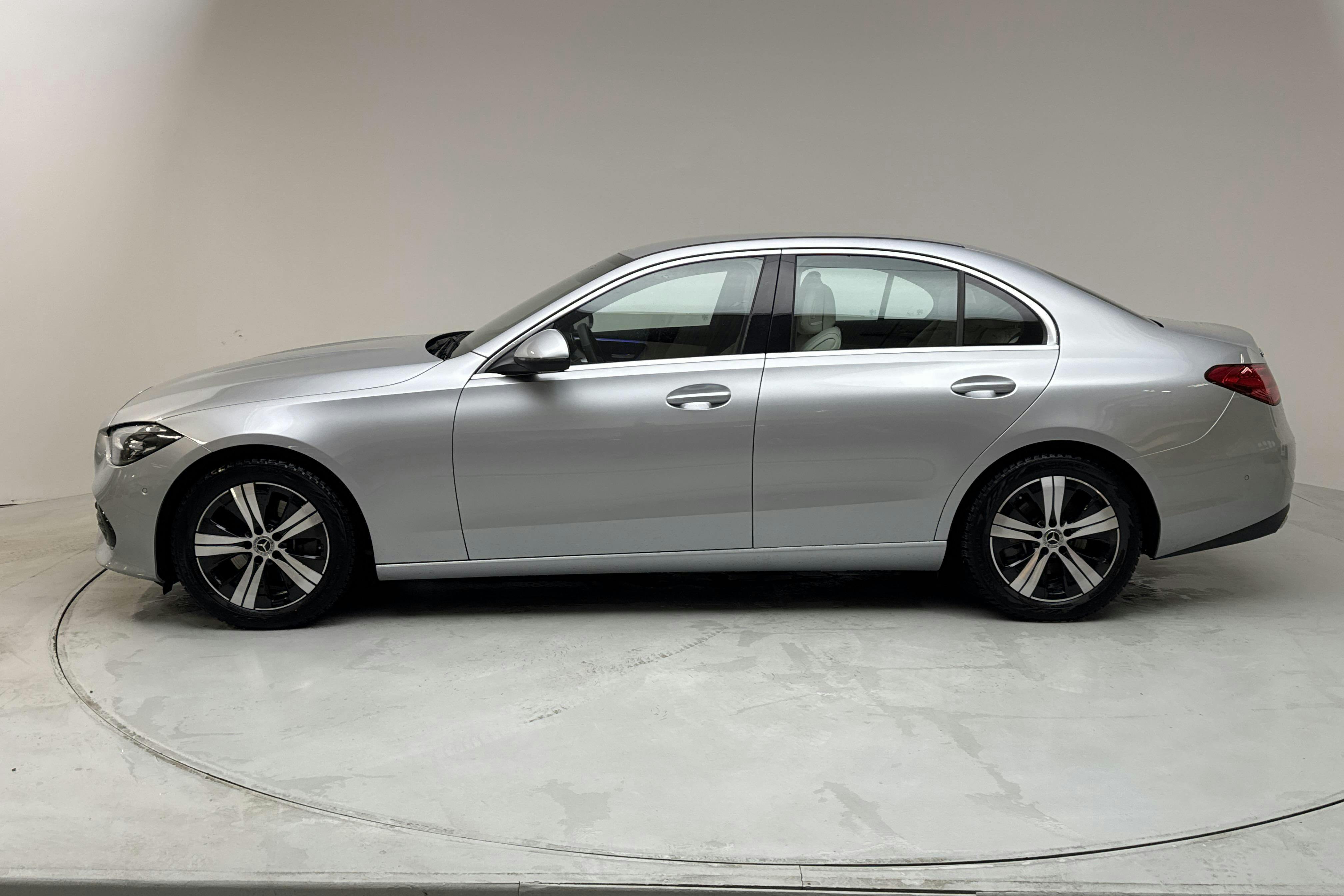 Mercedes C 220 d Sedan W206 (200hk) - 637 mil - Automat - silver - 2023