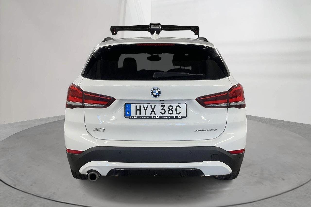 BMW X1 xDrive25e 9,7 kWh LCI, F48 (220hk) - 16 895 mil - Automat - vit - 2022