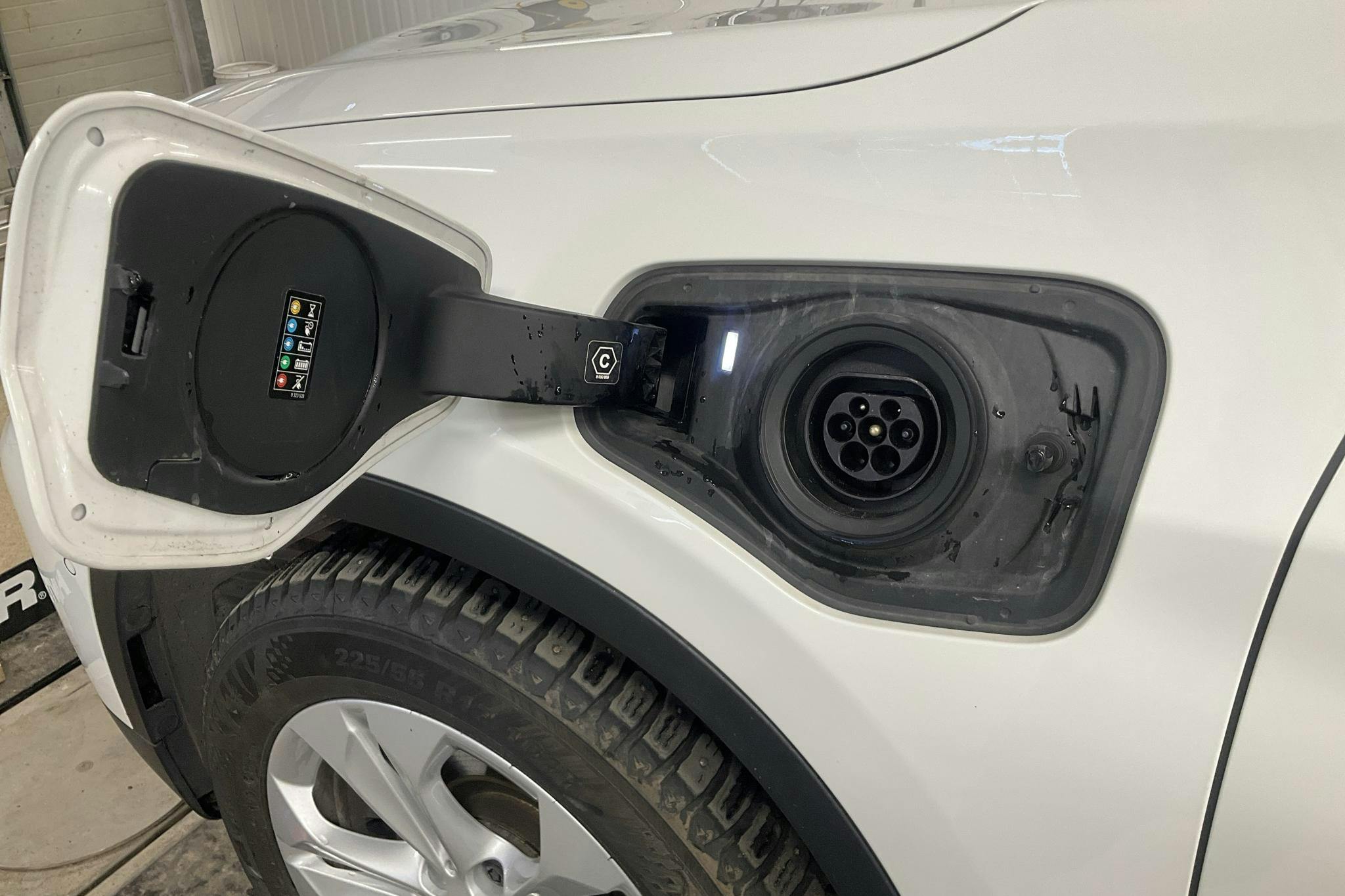 BMW X1 xDrive25e 9,7 kWh LCI, F48 (220hk) - 16 895 mil - Automat - vit - 2022