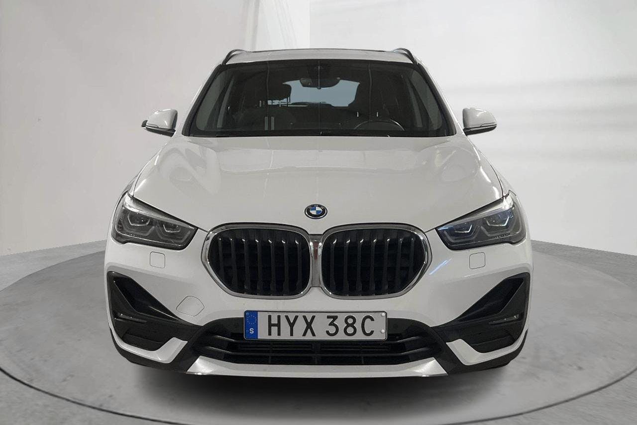BMW X1 xDrive25e 9,7 kWh LCI, F48 (220hk) - 16 895 mil - Automat - vit - 2022