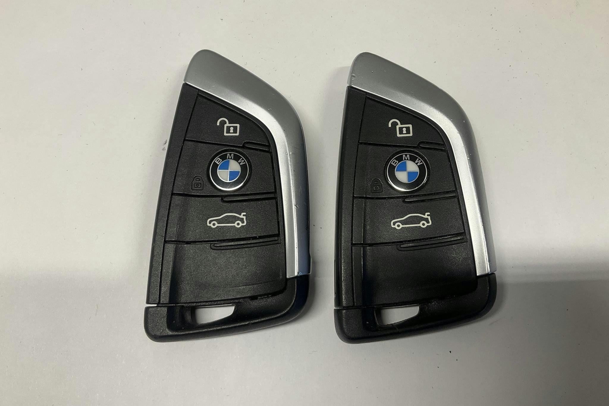 BMW X1 xDrive25e 9,7 kWh LCI, F48 (220hk) - 16 895 mil - Automat - vit - 2022