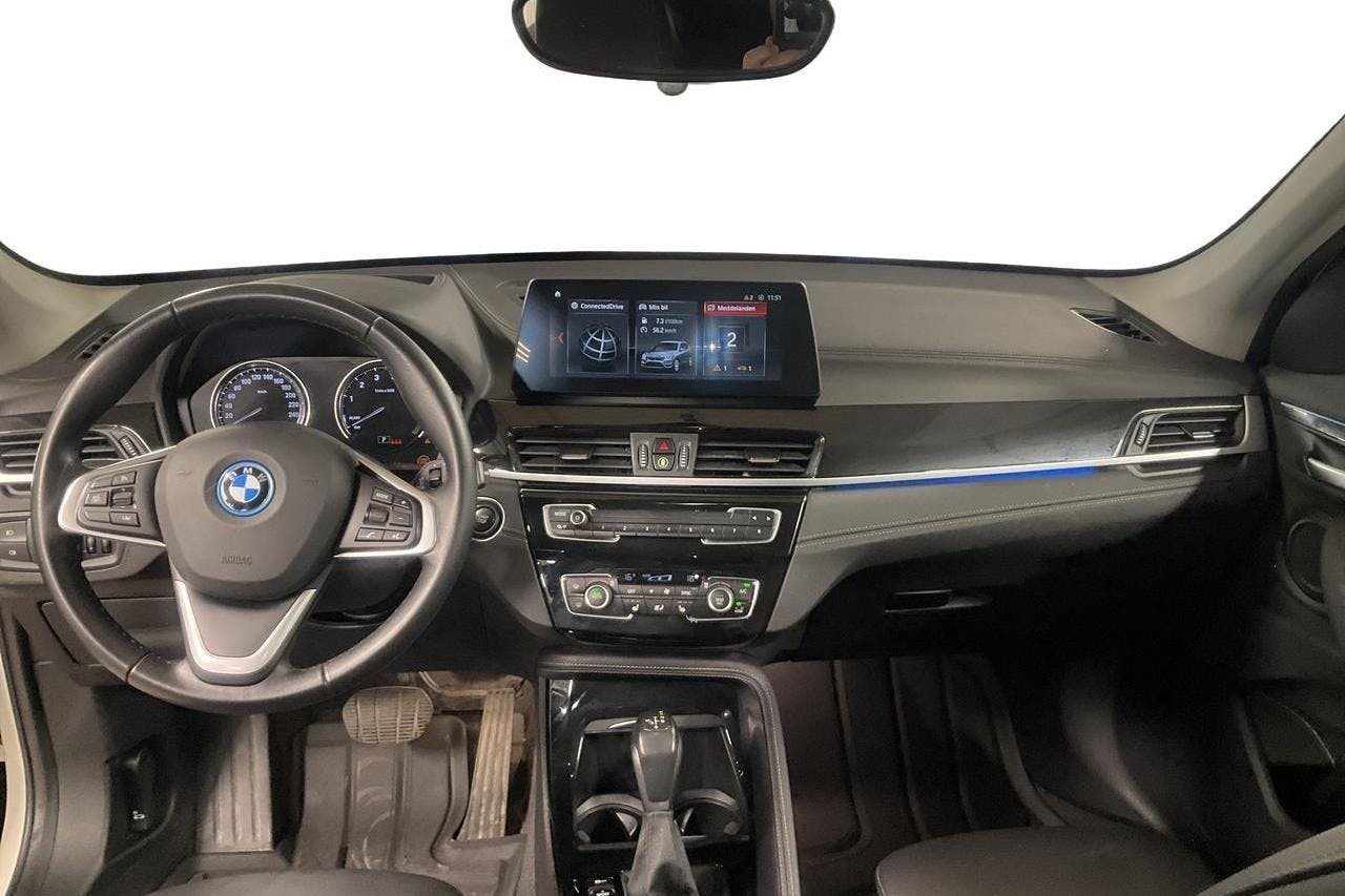 BMW X1 xDrive25e 9,7 kWh LCI, F48 (220hk) - 16 895 mil - Automat - vit - 2022