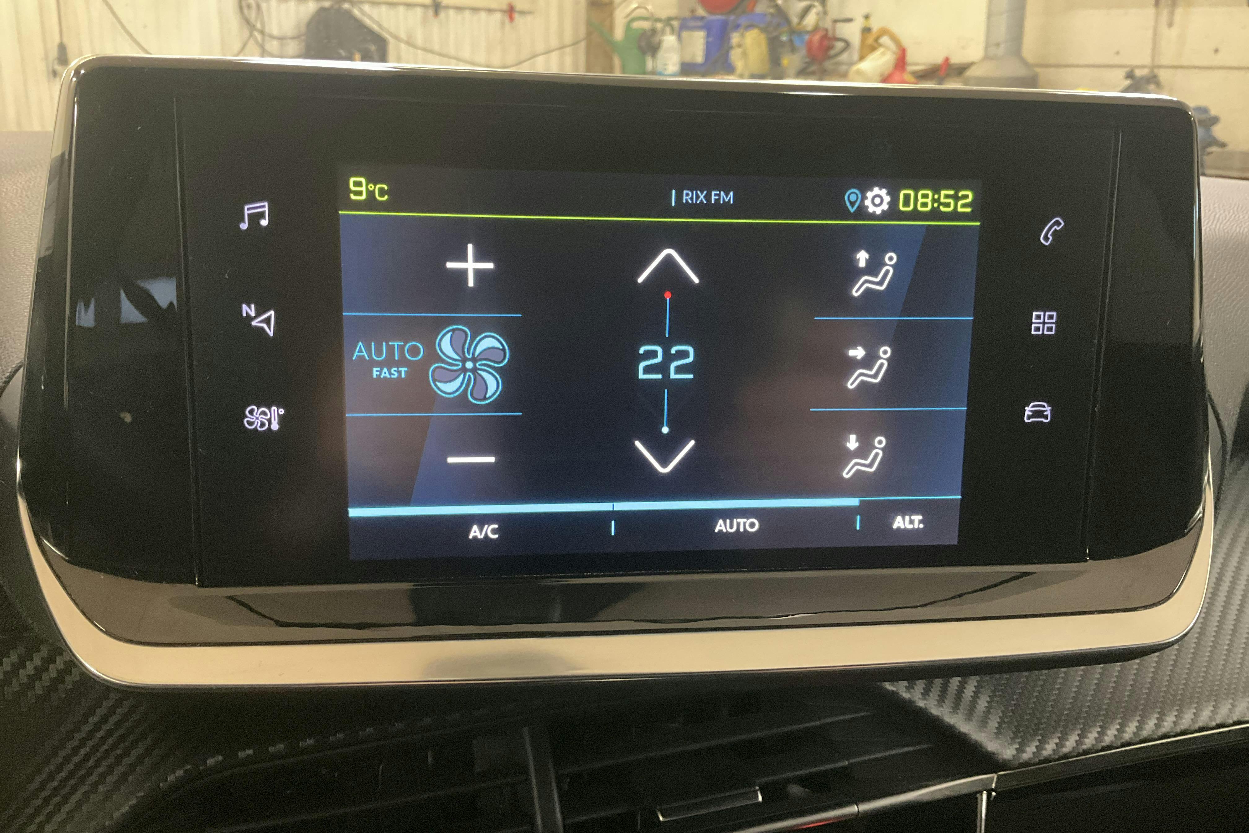 Peugeot e-2008 50 kWh (136hk) - 2 251 mil - Automat - orange - 2022