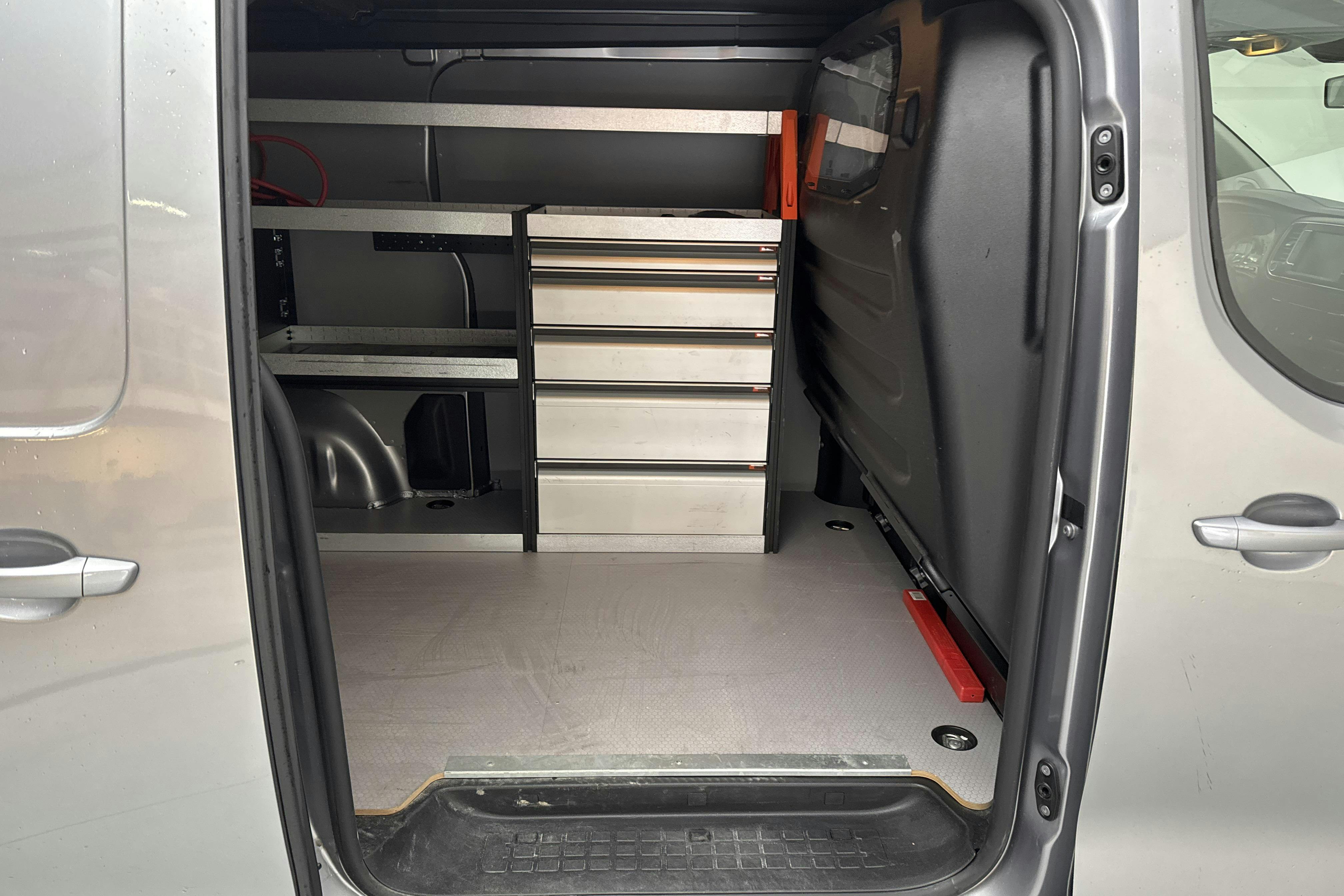 Peugeot e-Expert Skåp 50 kWh (136hk) - 26 330 km - Automatic - gray - 2022