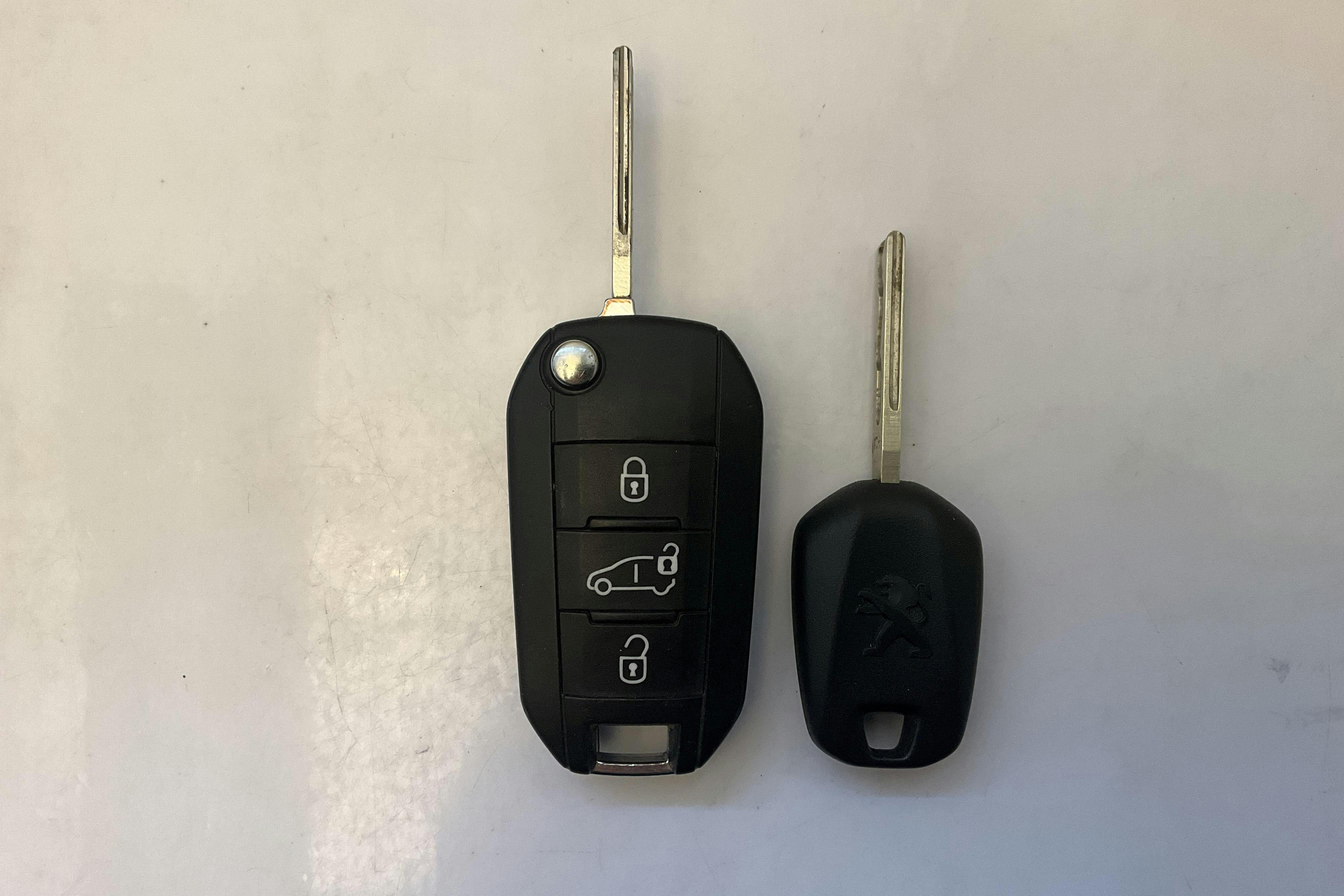 Peugeot e-Expert Skåp 50 kWh (136hk) - 26 330 km - Automatic - gray - 2022