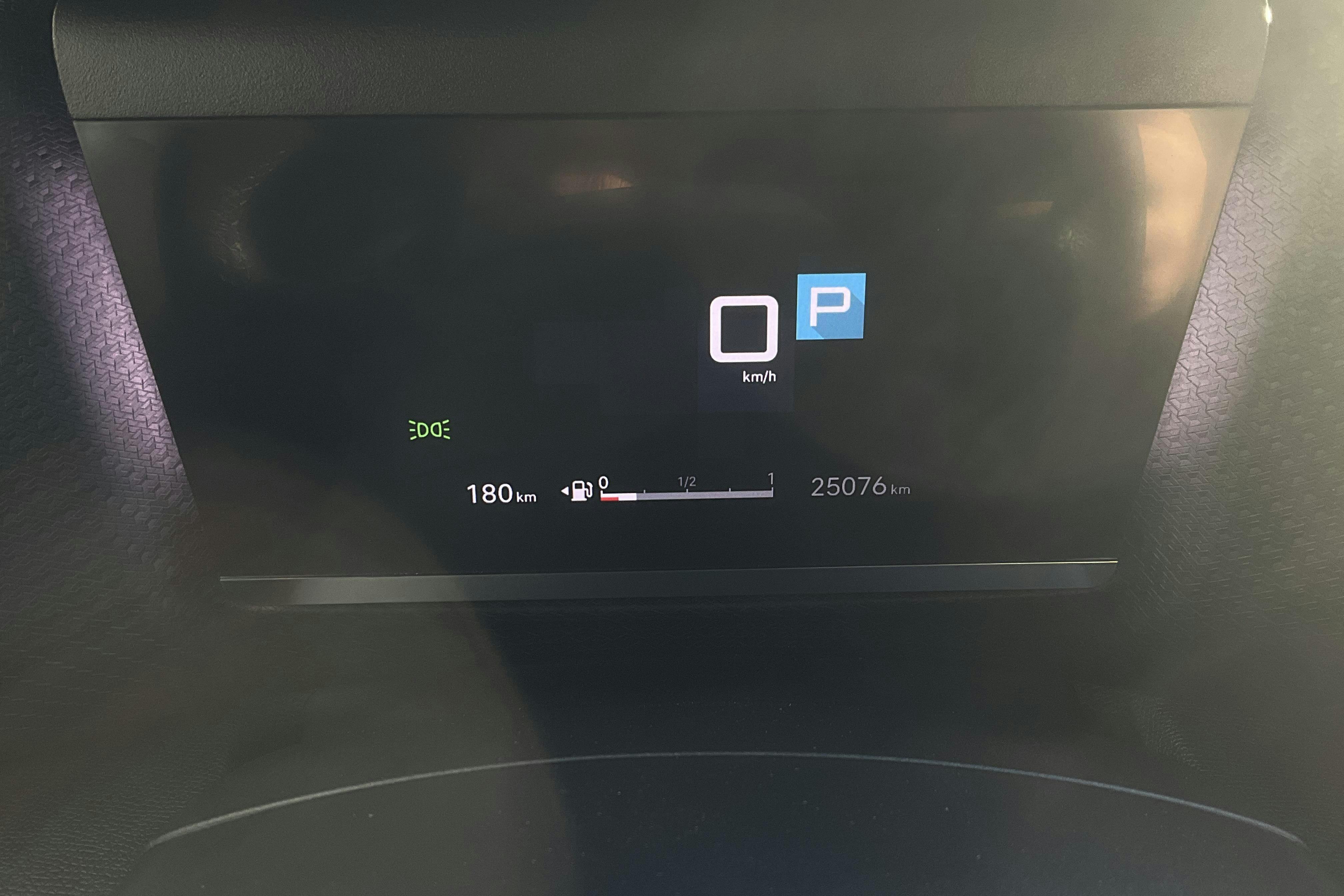 Citroen C4 1.2 PureTech (130hk) - 2 507 mil - Automat - vit - 2023