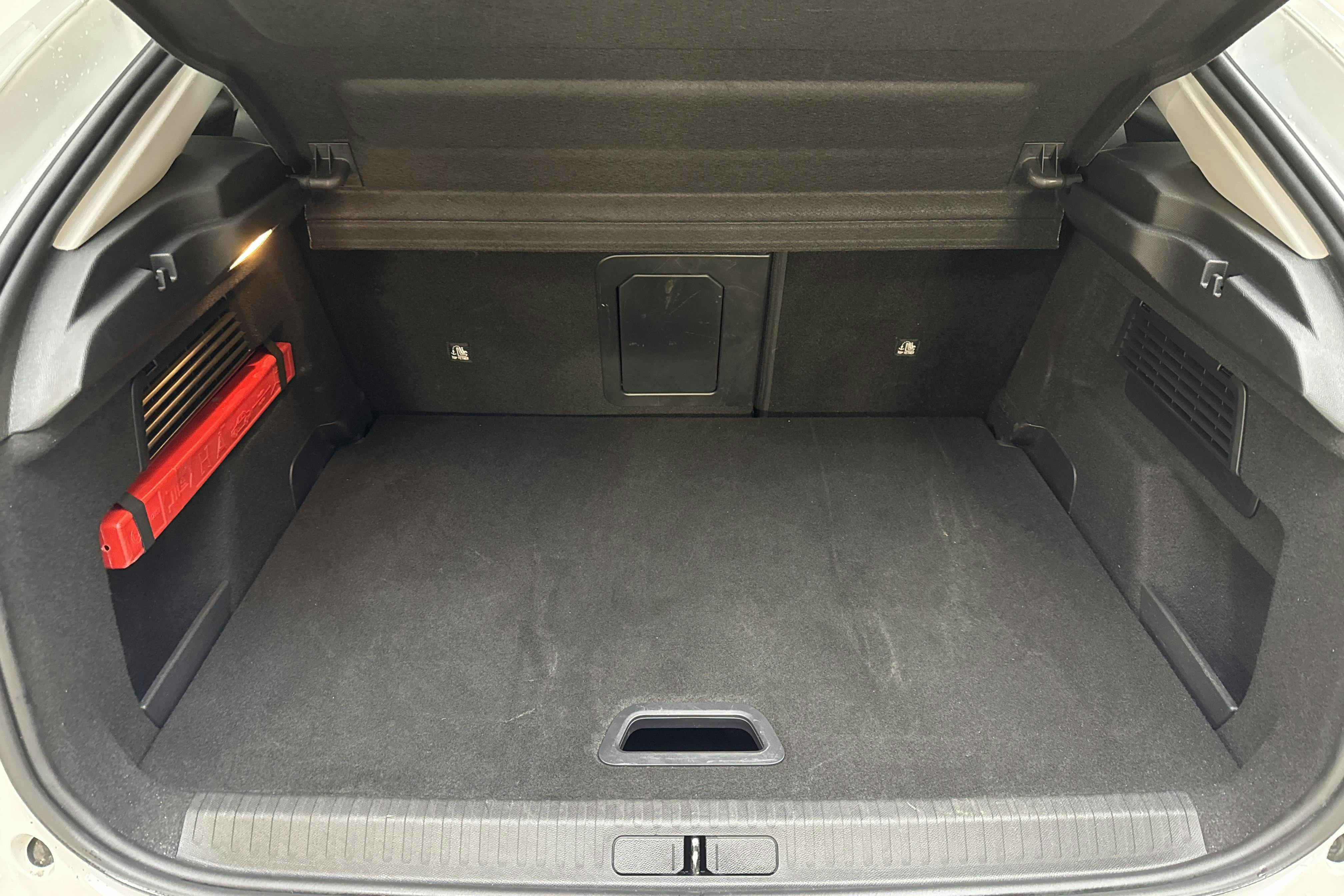 Citroen C4 1.2 PureTech (130hk) - 2 507 mil - Automat - vit - 2023