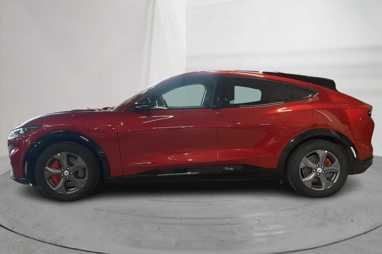 Ford Mustang Mach-E 91 kWh AWD (351hk) - 47 290 km - Automaattinen - punainen - 2021