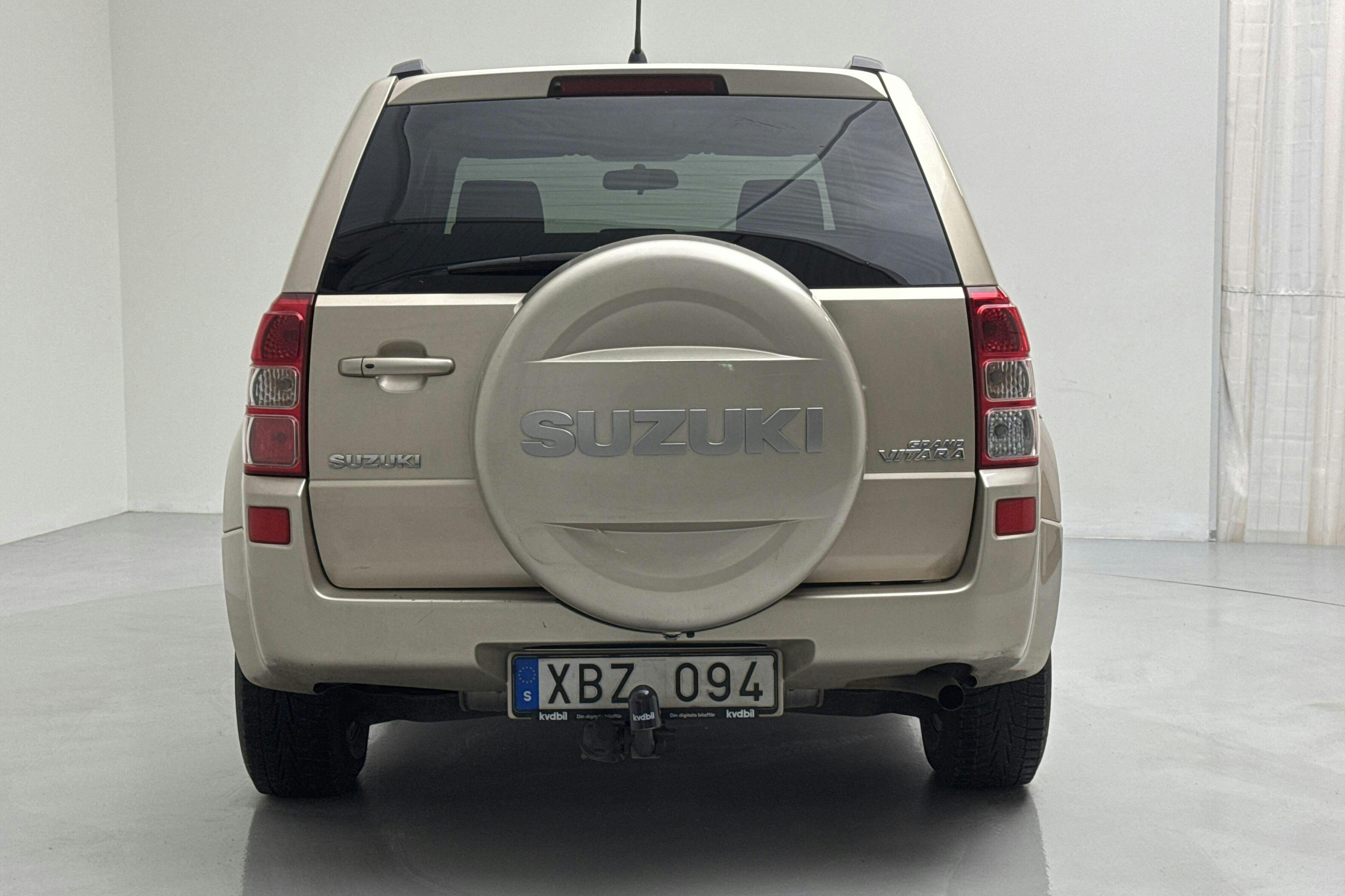 Suzuki Grand Vitara 2.4 5dr (167hk) - 14 849 mil - Manuell - brun - 2010