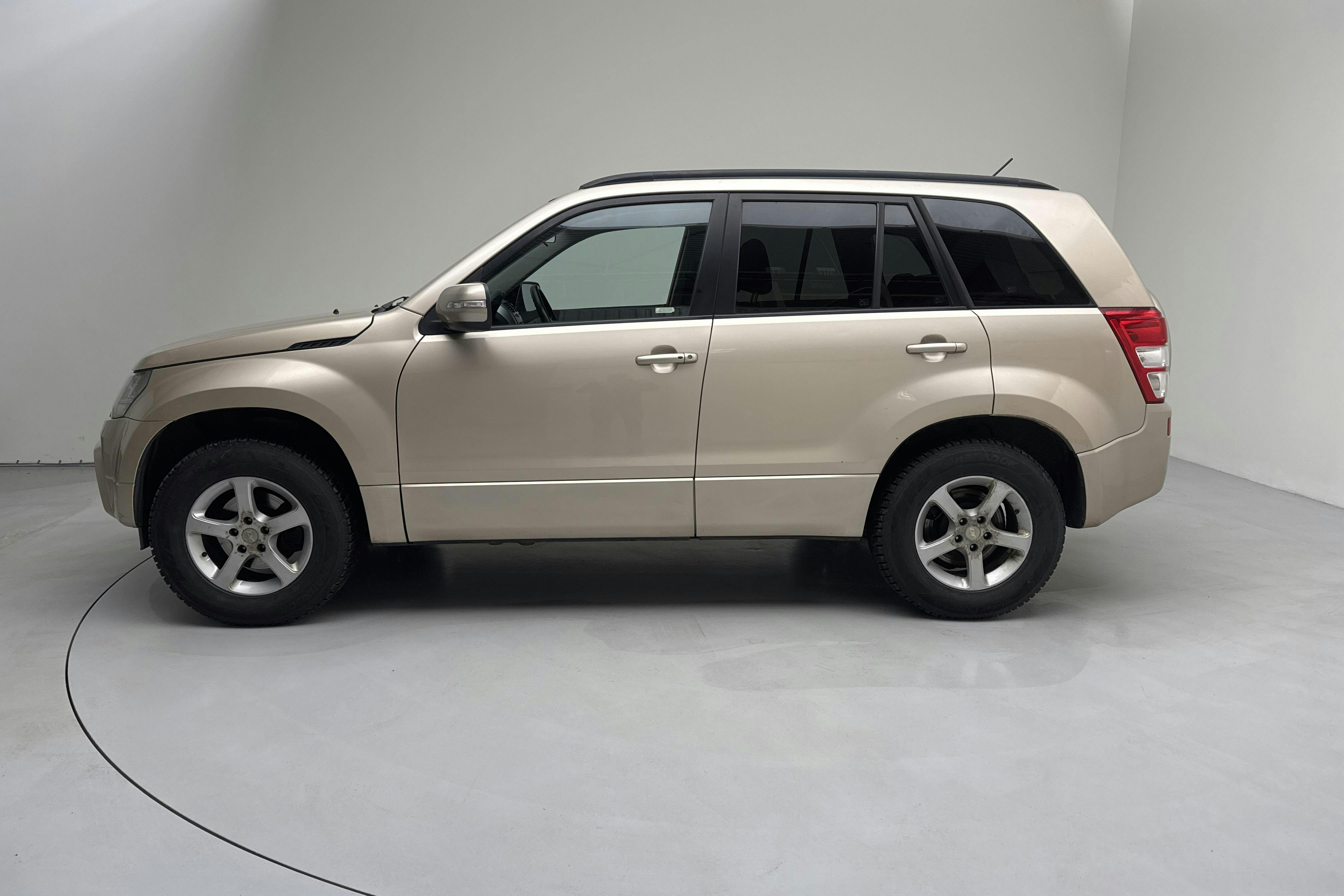 Suzuki Grand Vitara 2.4 5dr (167hk) - 14 849 mil - Manuell - brun - 2010