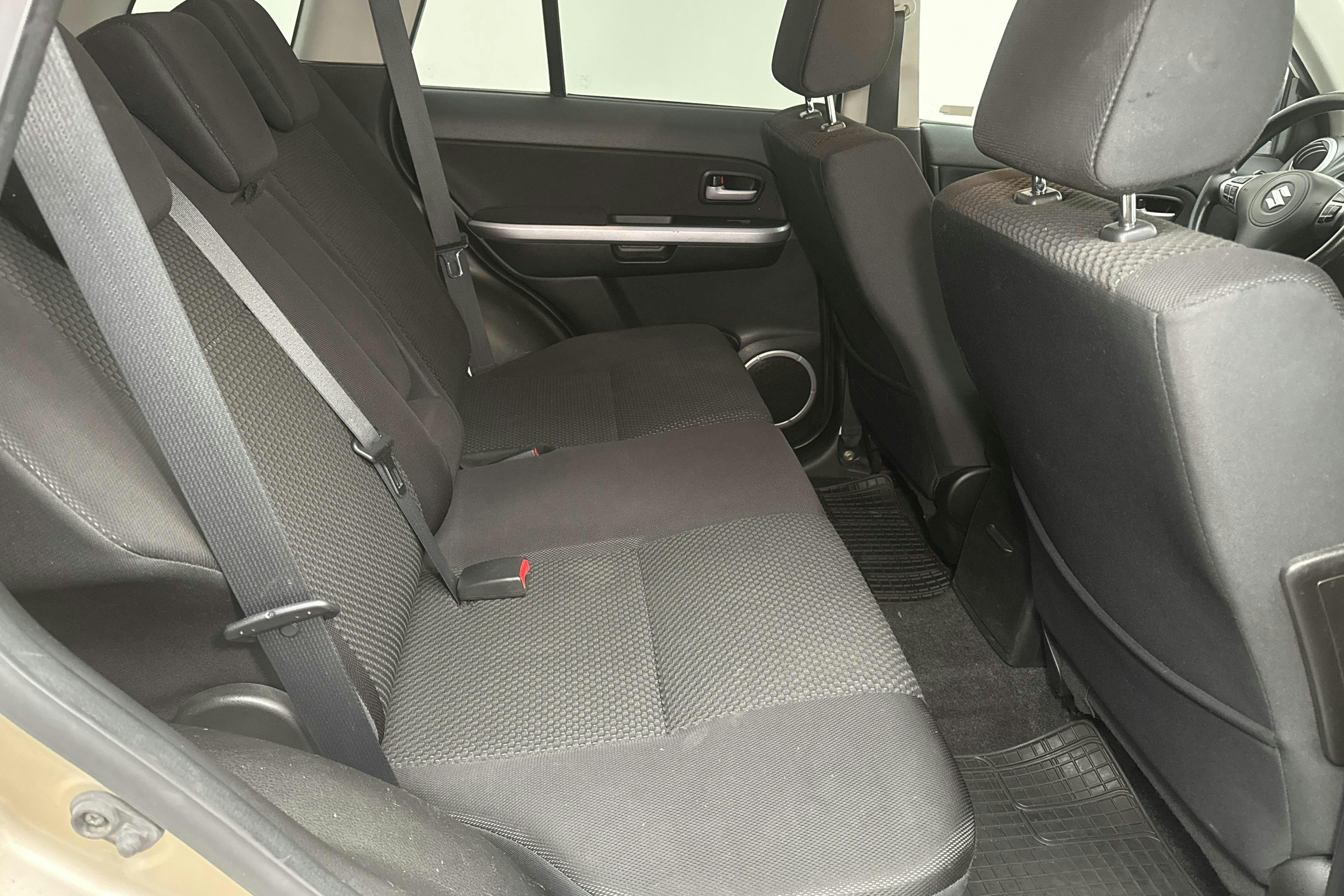 Suzuki Grand Vitara 2.4 5dr (167hk) - 14 849 mil - Manuell - brun - 2010