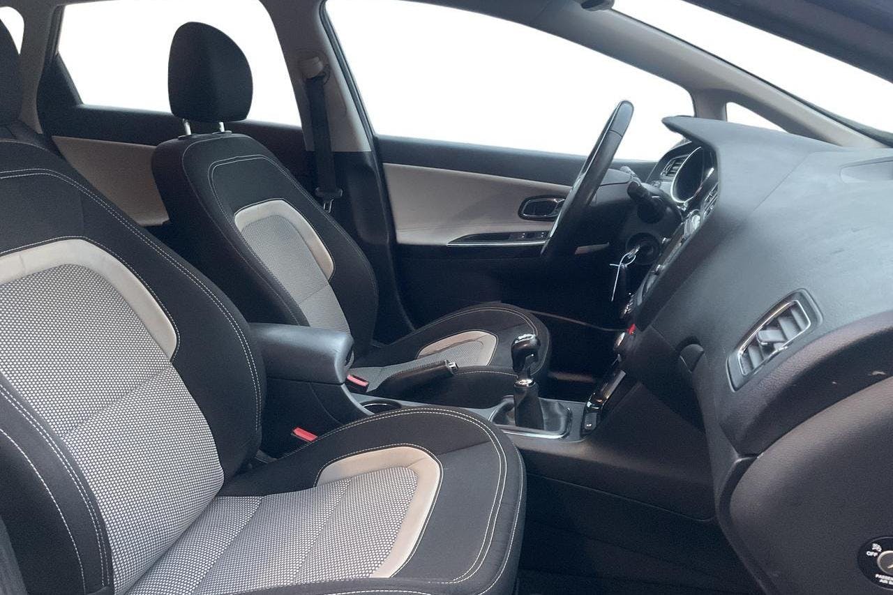 KIA Cee'd 1.6 CRDi SW (128hk) - 11 639 mil - Manuell - grå - 2014