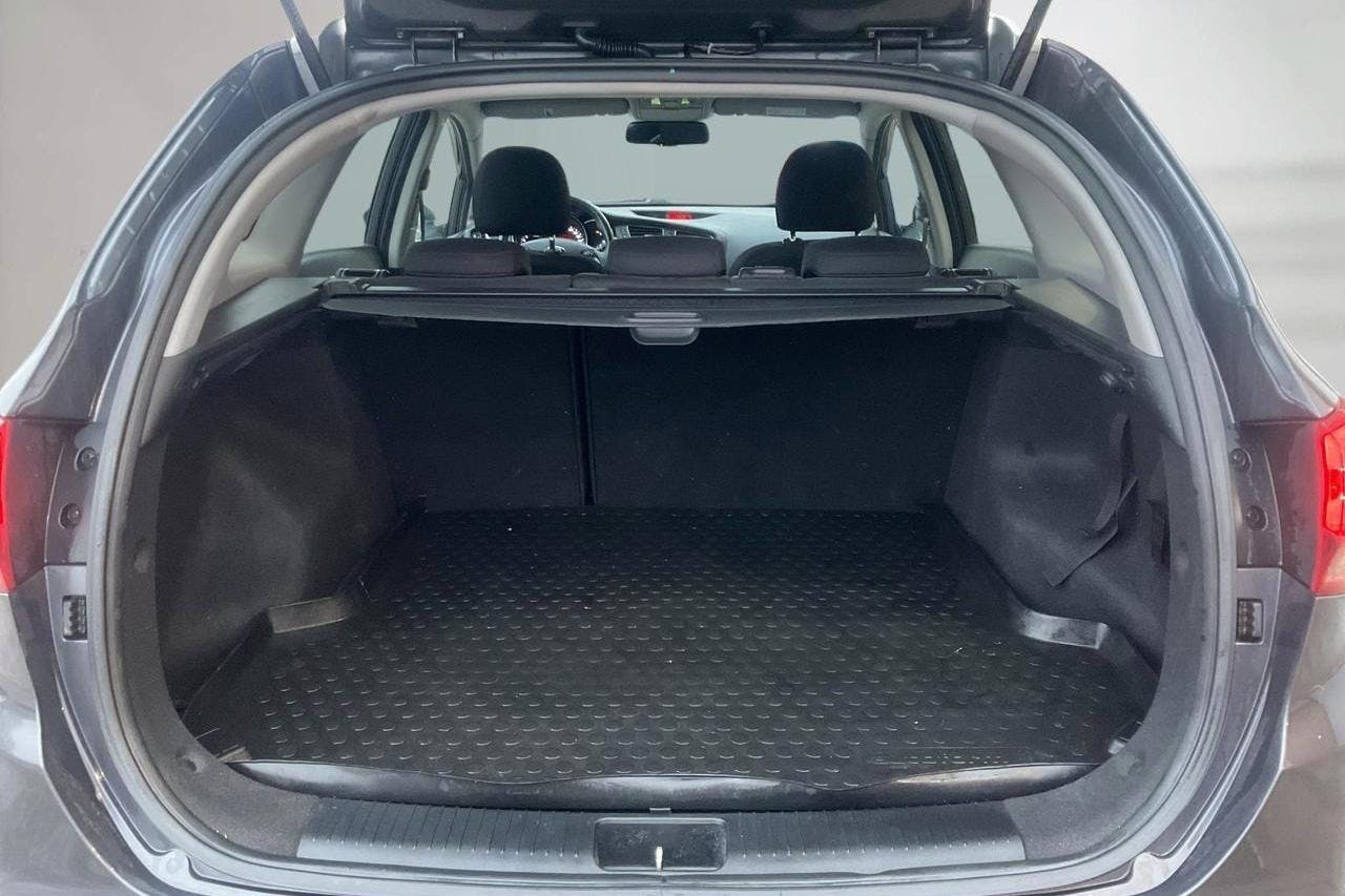 KIA Cee'd 1.6 CRDi SW (128hk) - 11 639 mil - Manuell - grå - 2014