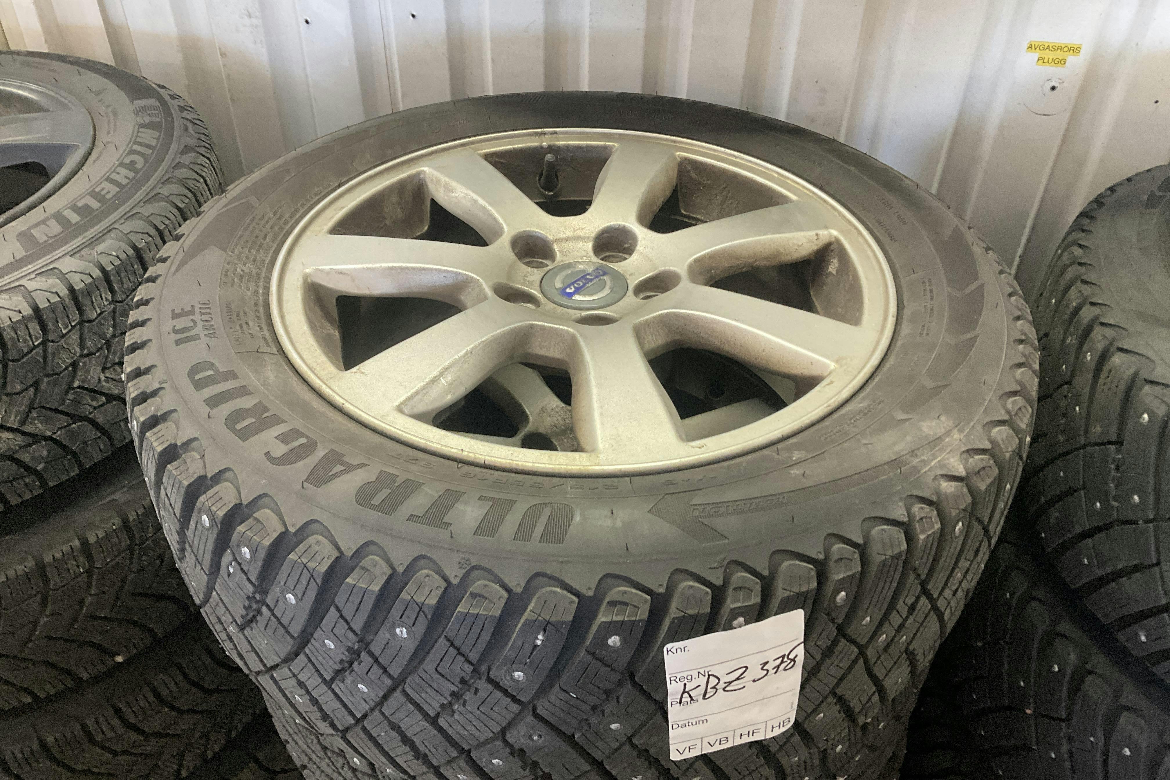 Volvo S60 2.0T (203hk) - 7 727 mil - Automat - svart - 2011