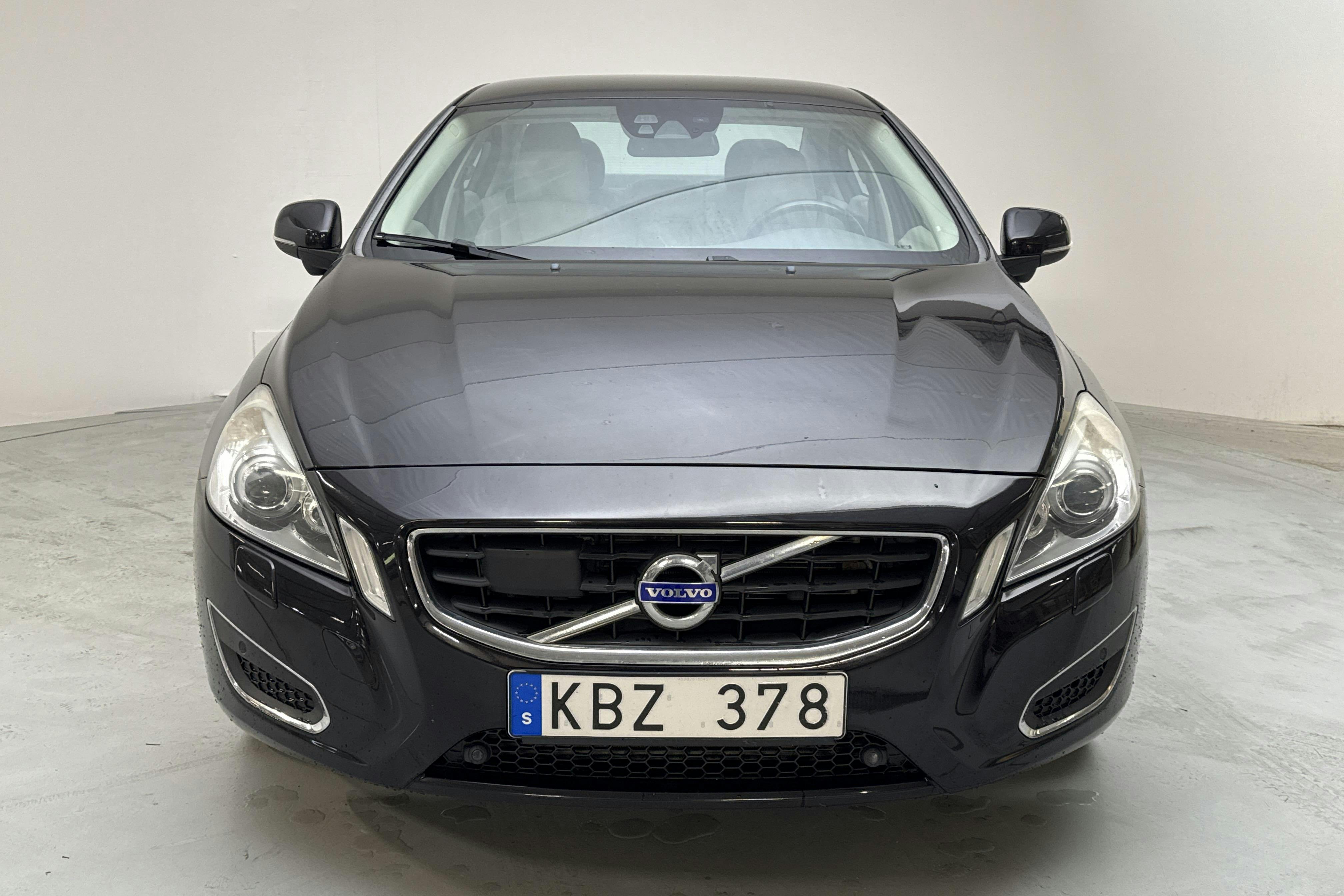 Volvo S60 2.0T (203hk) - 7 727 mil - Automat - svart - 2011