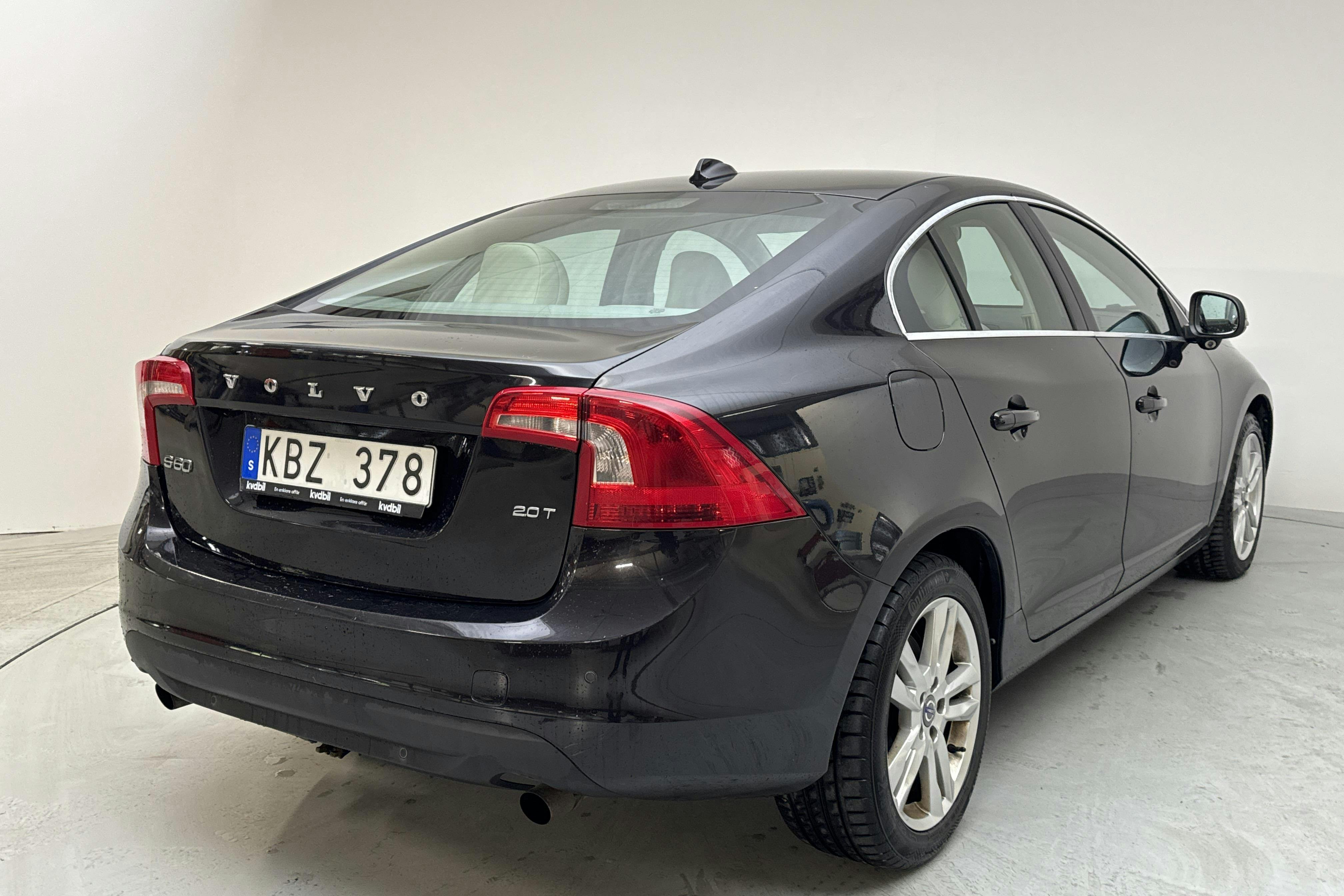Volvo S60 2.0T (203hk) - 7 727 mil - Automat - svart - 2011
