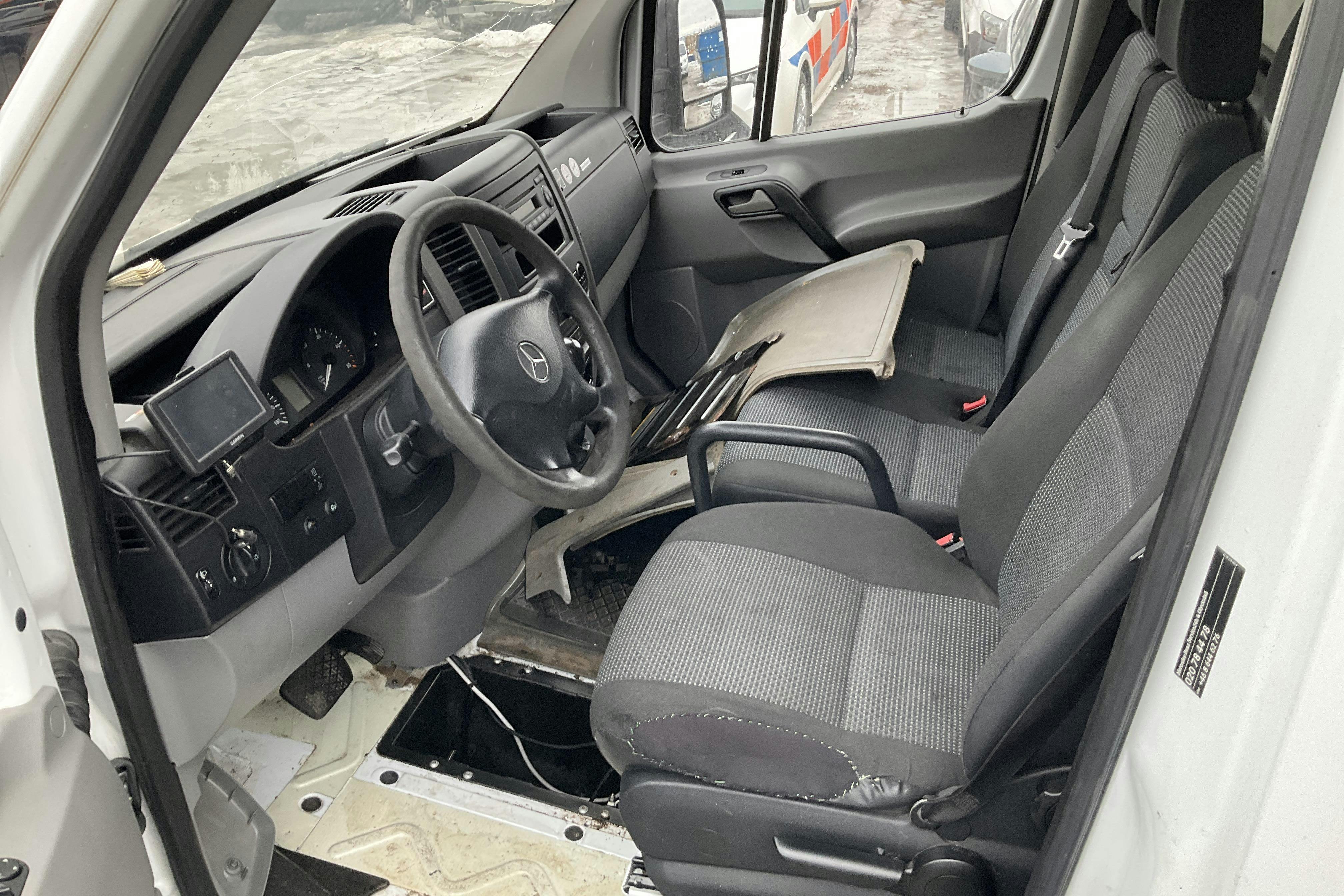 Mercedes Sprinter 316 CDI Volymskåp (163hk) - 219 240 km - Automatic - white - 2011