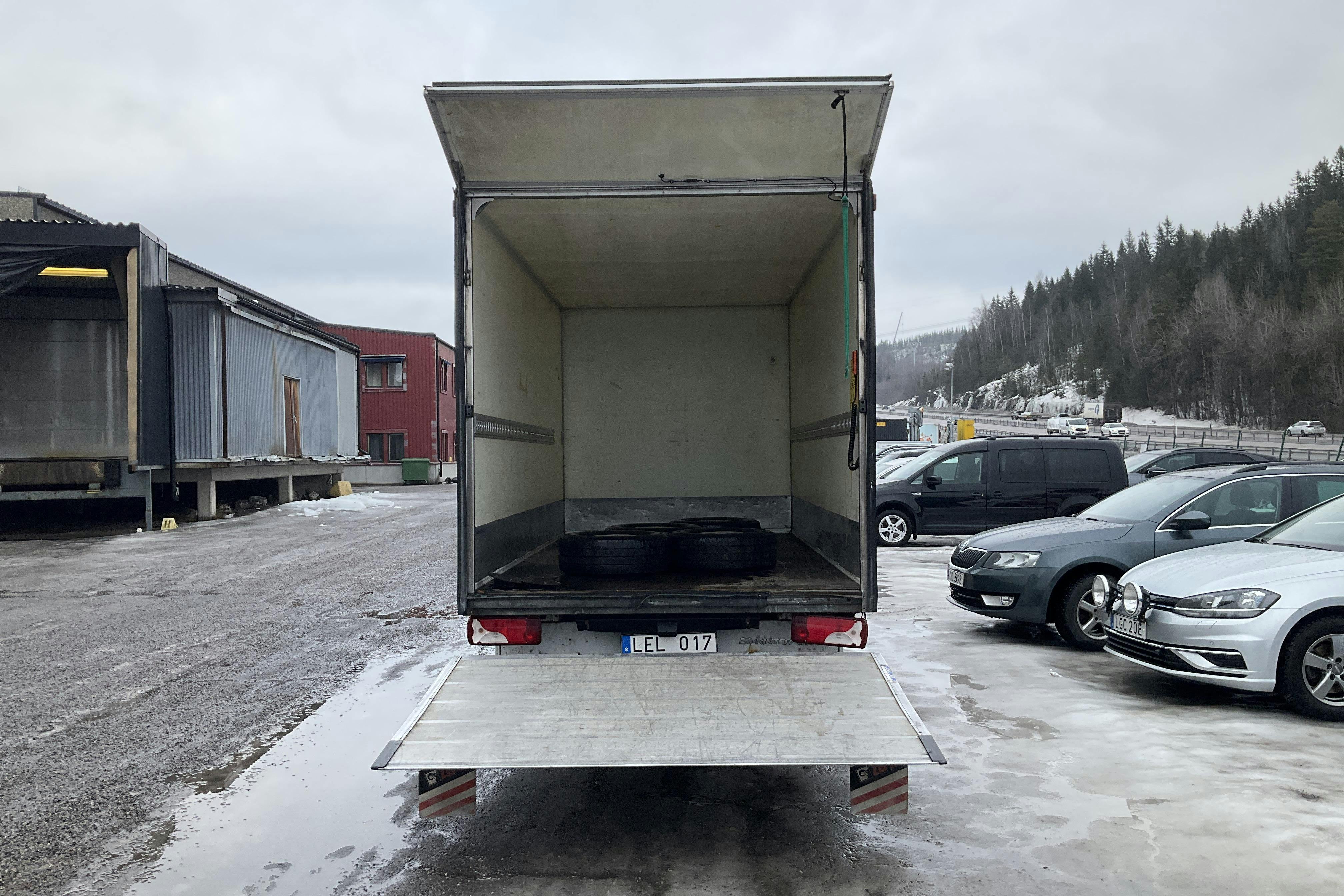 Mercedes Sprinter 316 CDI Volymskåp (163hk) - 219 240 km - Automatic - white - 2011