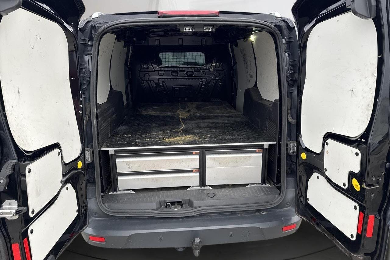 Ford Transit Connect 1.5 TDCi (100hk) - 26 819 mil - Automat - svart - 2018