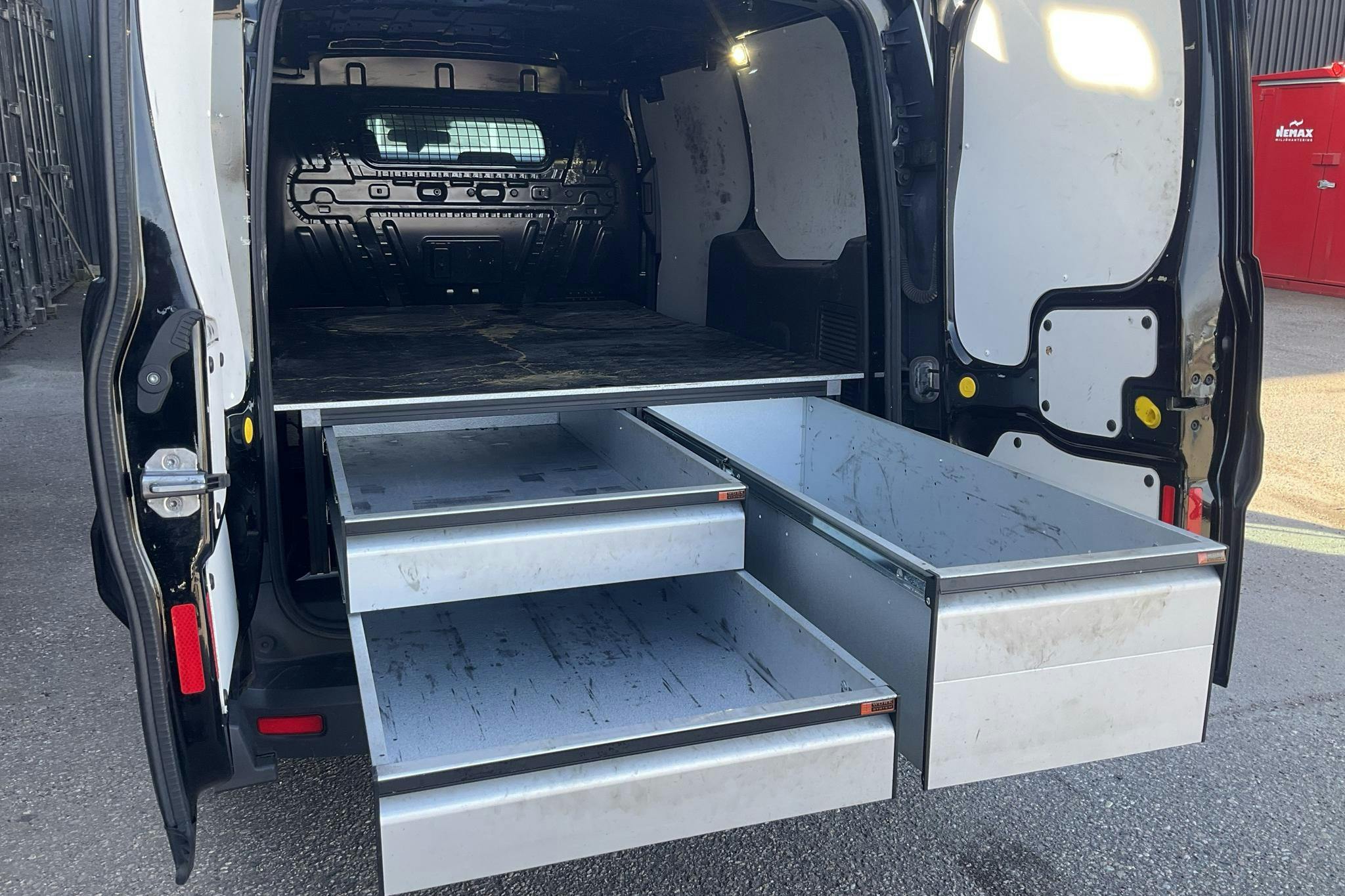 Ford Transit Connect 1.5 TDCi (100hk) - 26 819 mil - Automat - svart - 2018