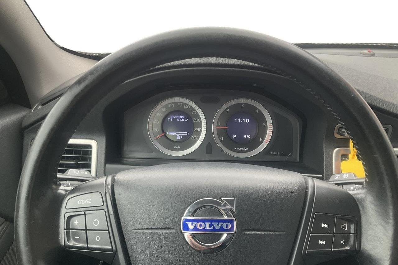 Volvo V70 II D5 AWD (205hk) - 35 191 mil - Automat - Light Grey - 2011