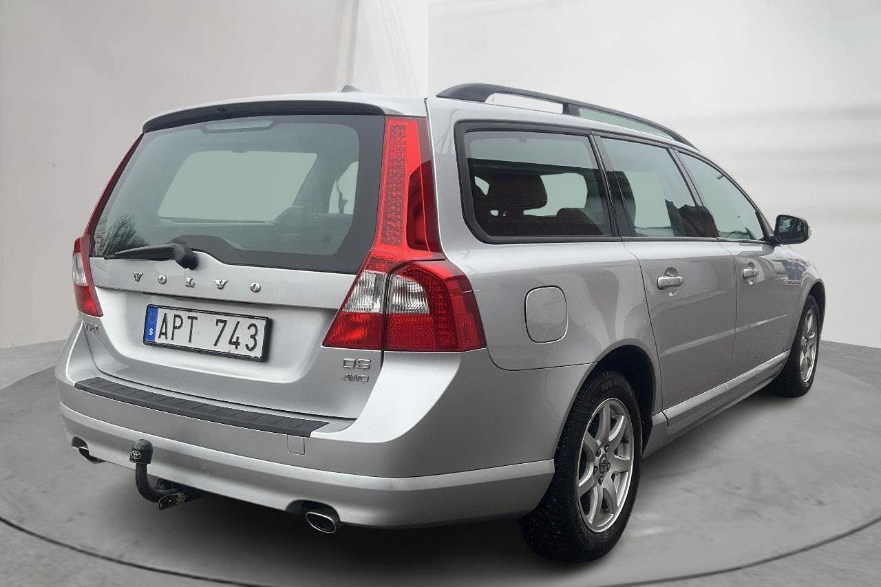 Volvo V70 II D5 AWD (205hk) - 35 191 mil - Automat - Light Grey - 2011