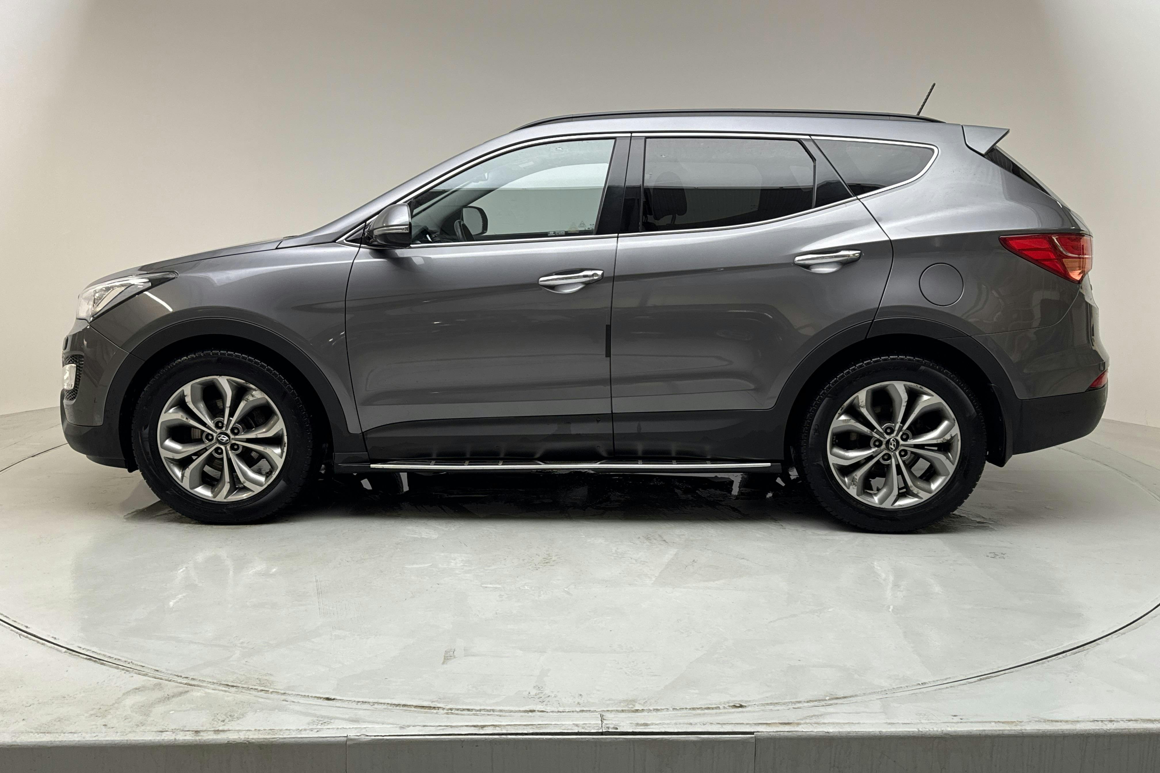 Hyundai Santa Fé 2.2 CRDi-R 4WD (197hk) - 23 541 mil - Automat - silver - 2014