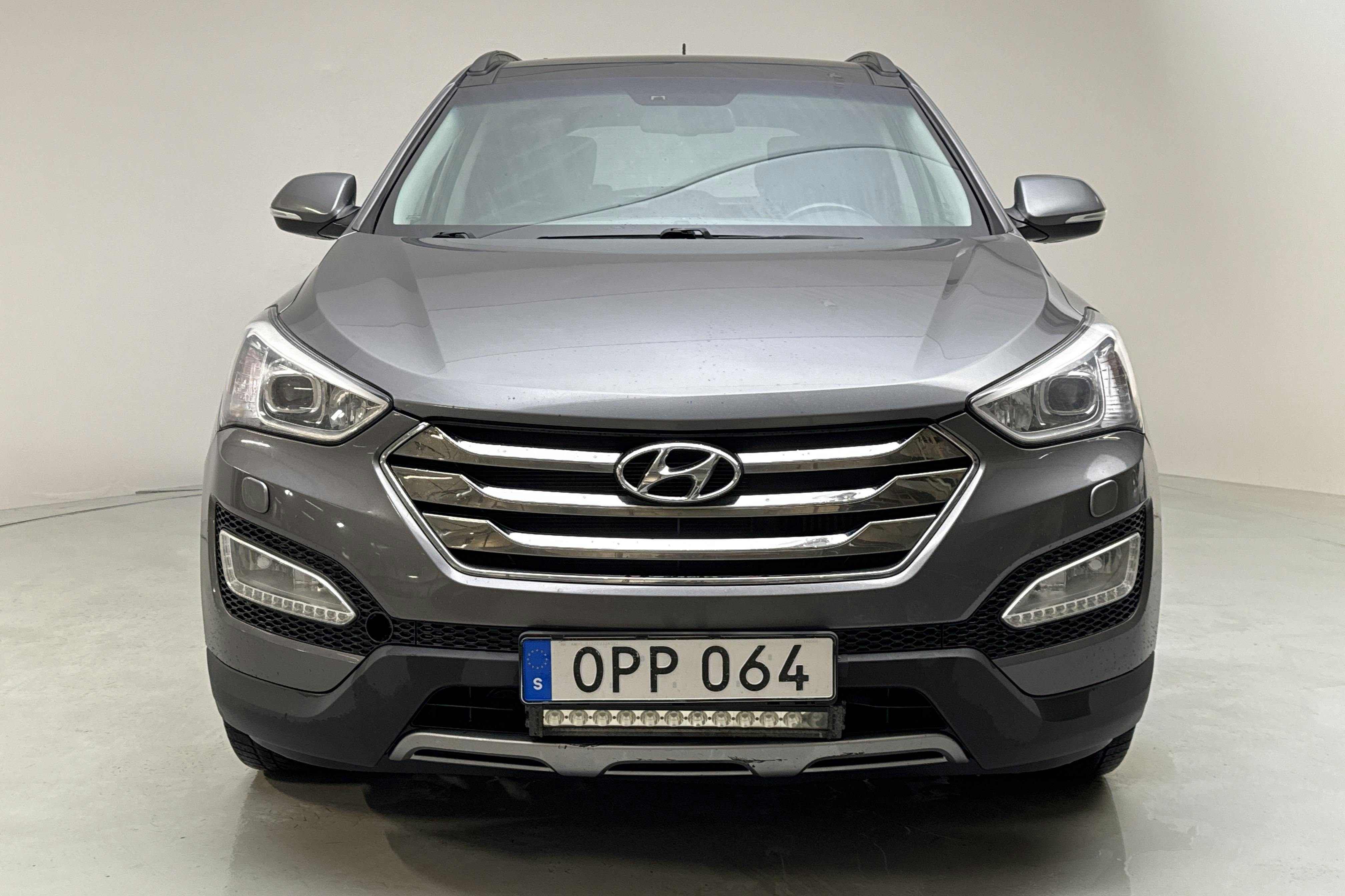 Hyundai Santa Fé 2.2 CRDi-R 4WD (197hk) - 23 541 mil - Automat - silver - 2014