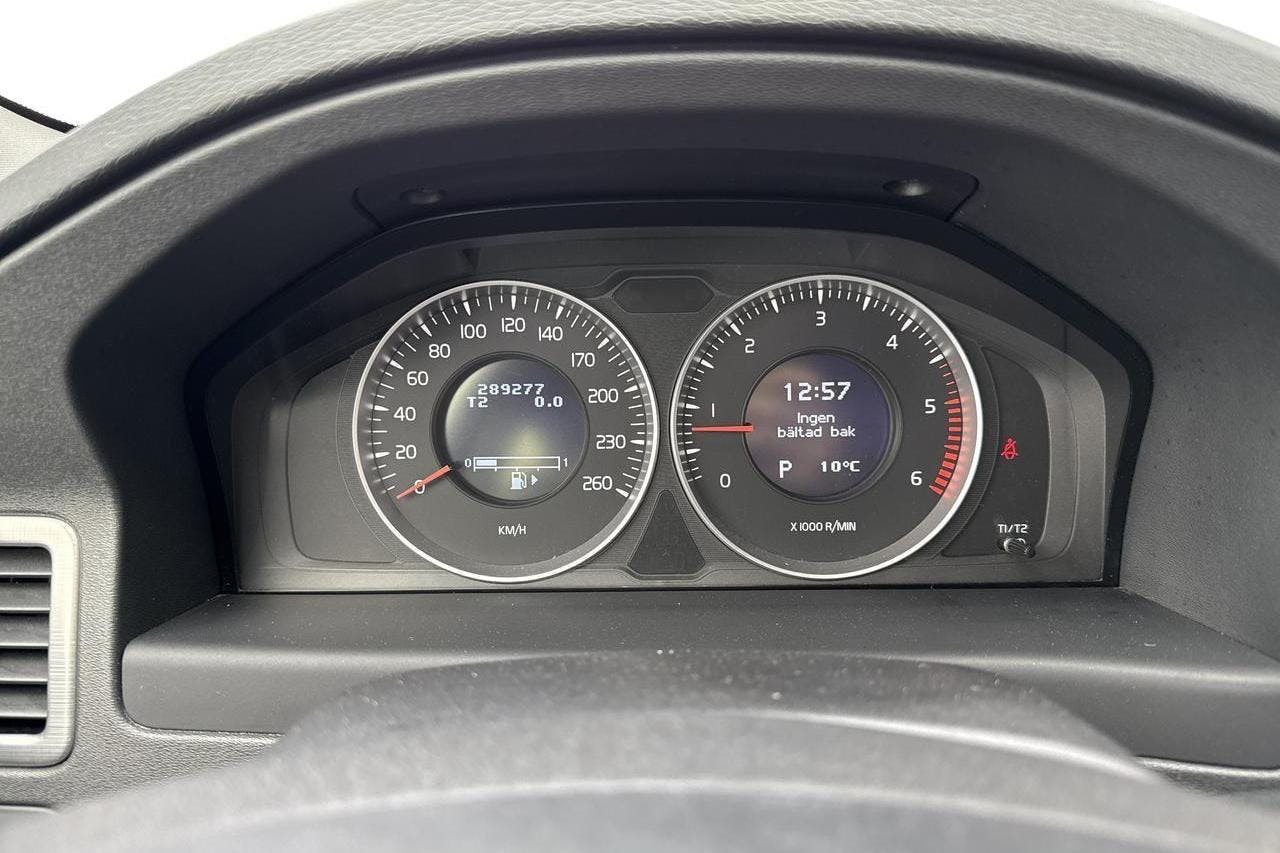Volvo XC70 II D3 AWD (163hk) - 28 928 mil - Automat - grå - 2011