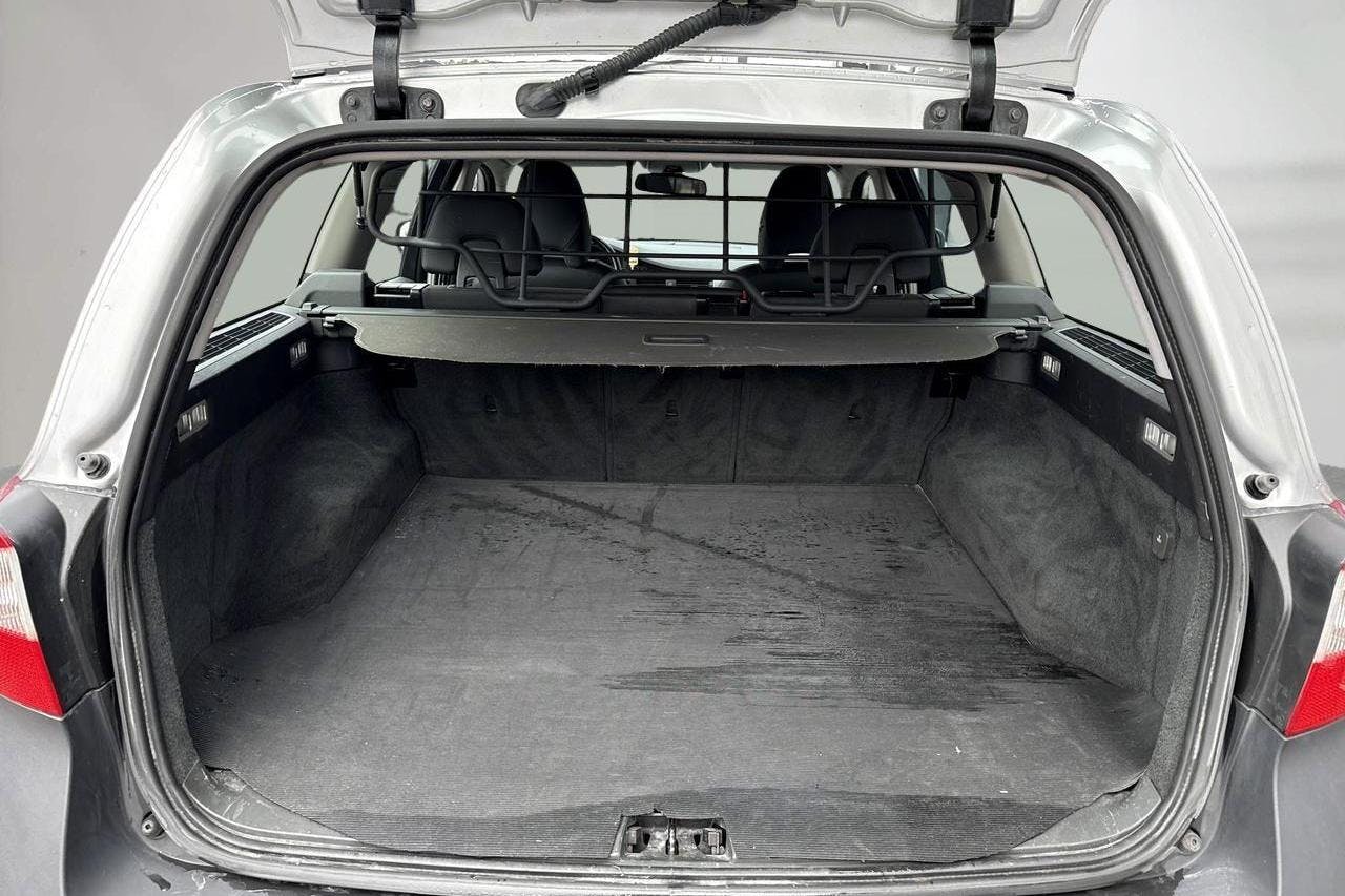 Volvo XC70 II D3 AWD (163hk) - 28 928 mil - Automat - grå - 2011